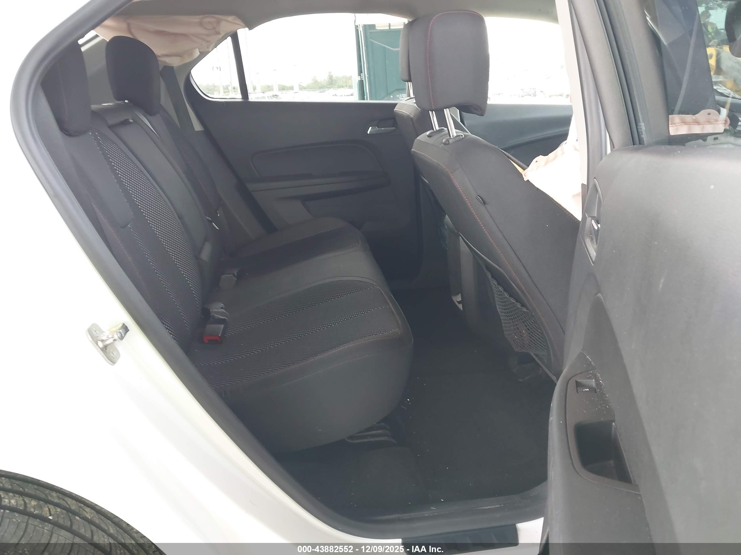 CHEVROLET EQUINOX image 8