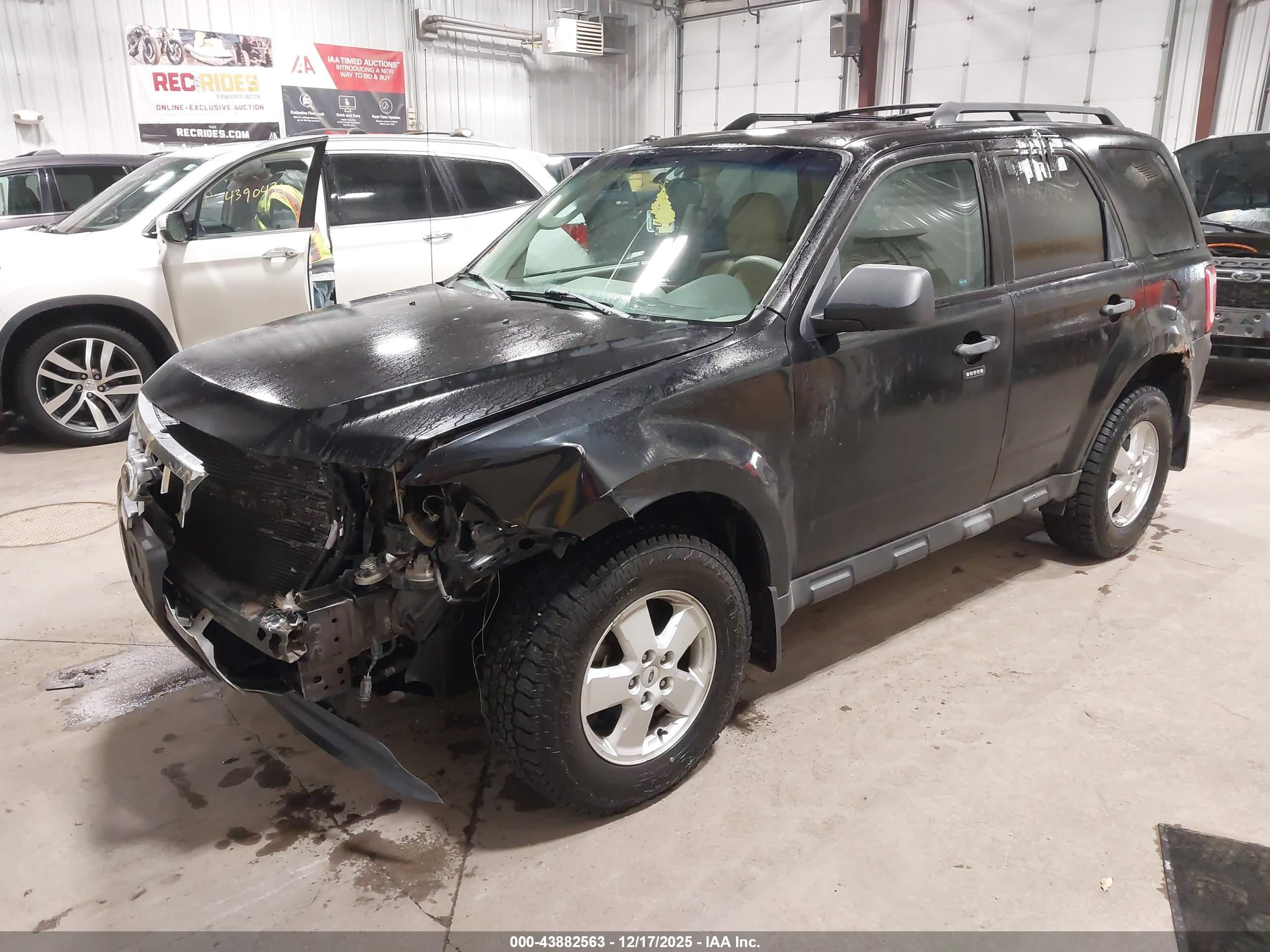 FORD ESCAPE image 2