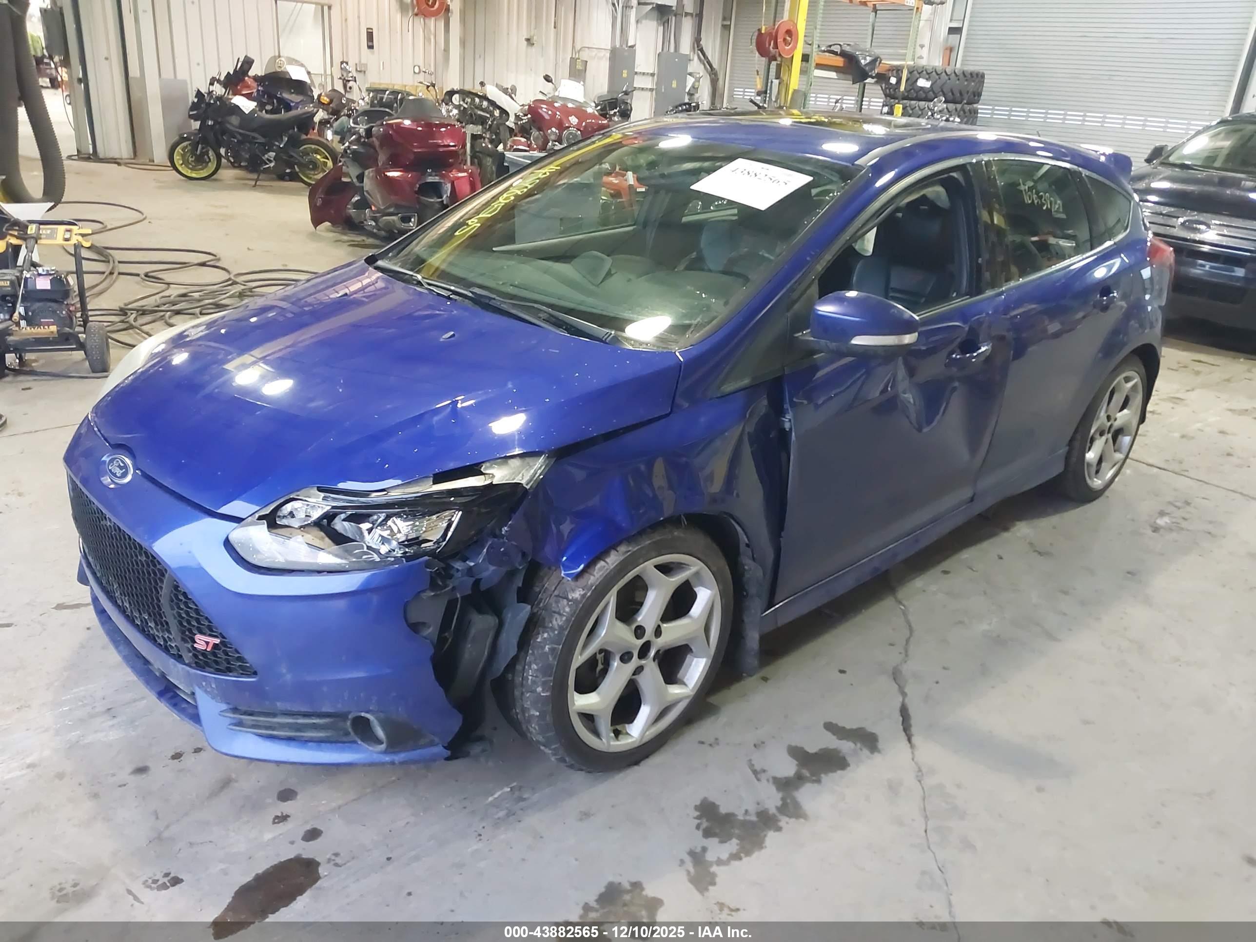 FORD FOCUS image 6