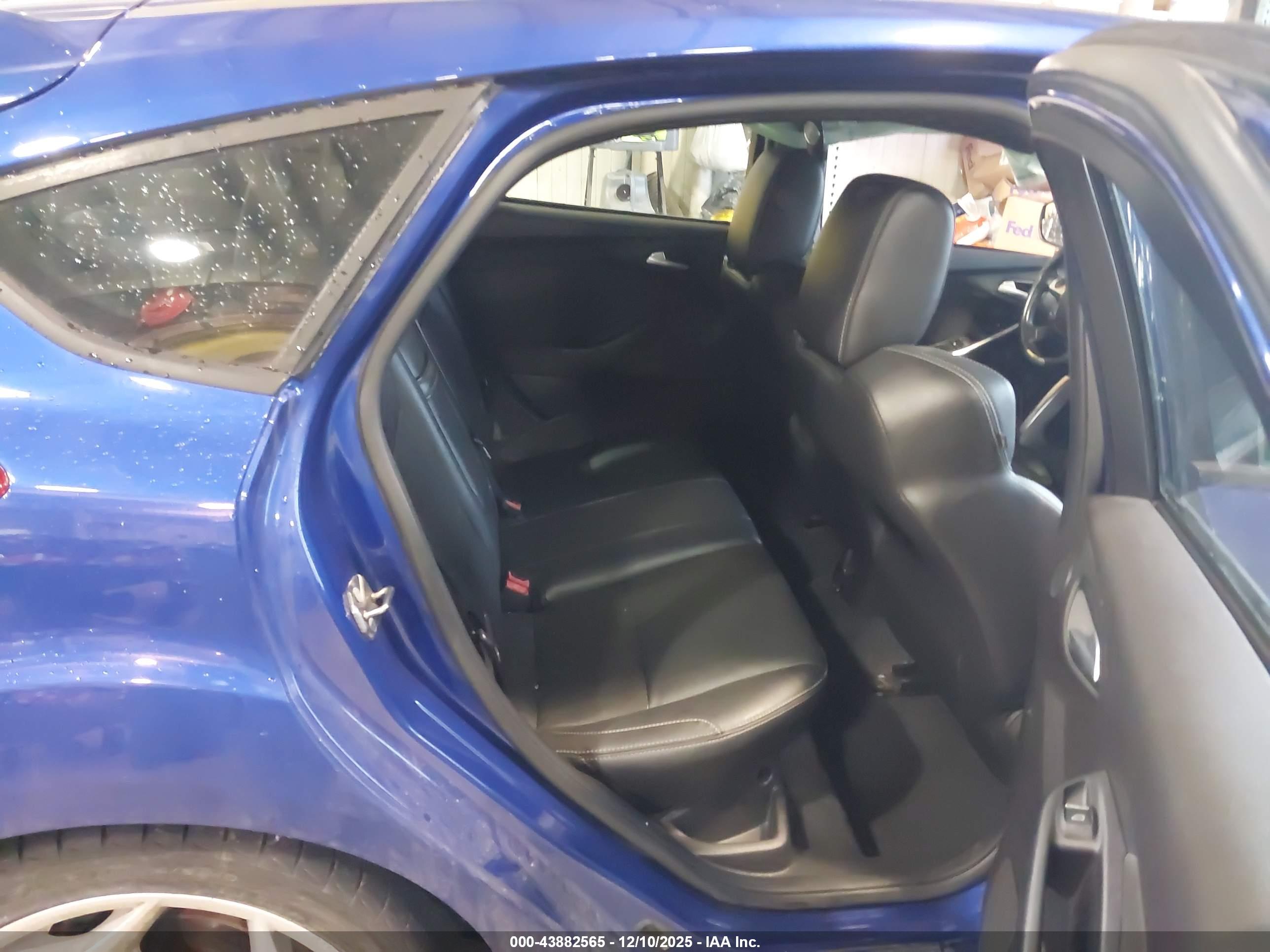 FORD FOCUS image 8
