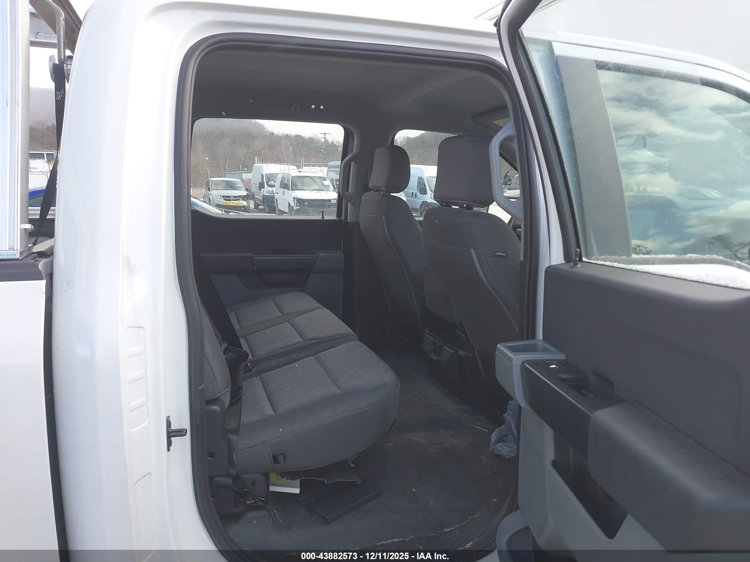 FORD F-150 image 8