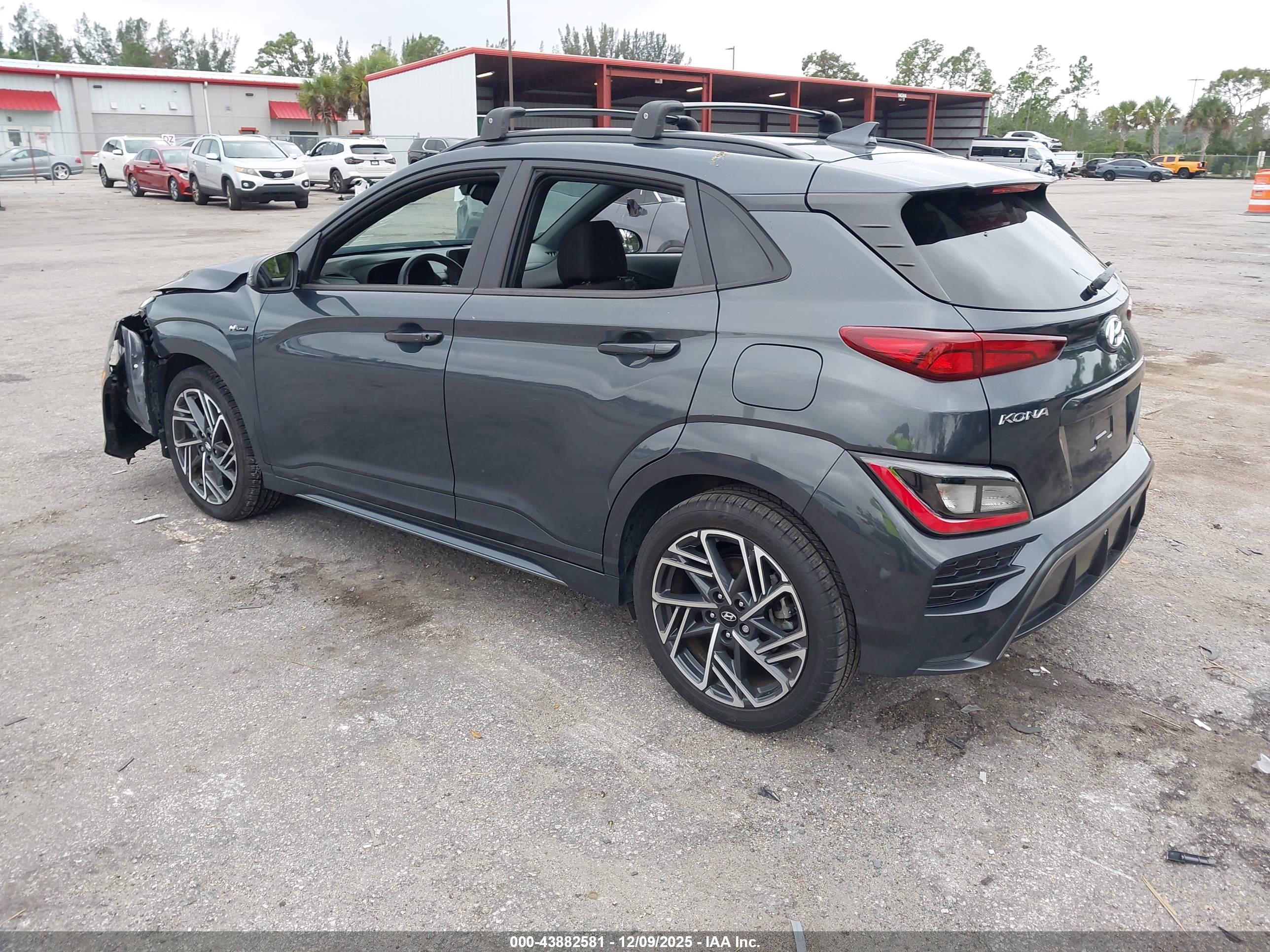 HYUNDAI KONA image 3