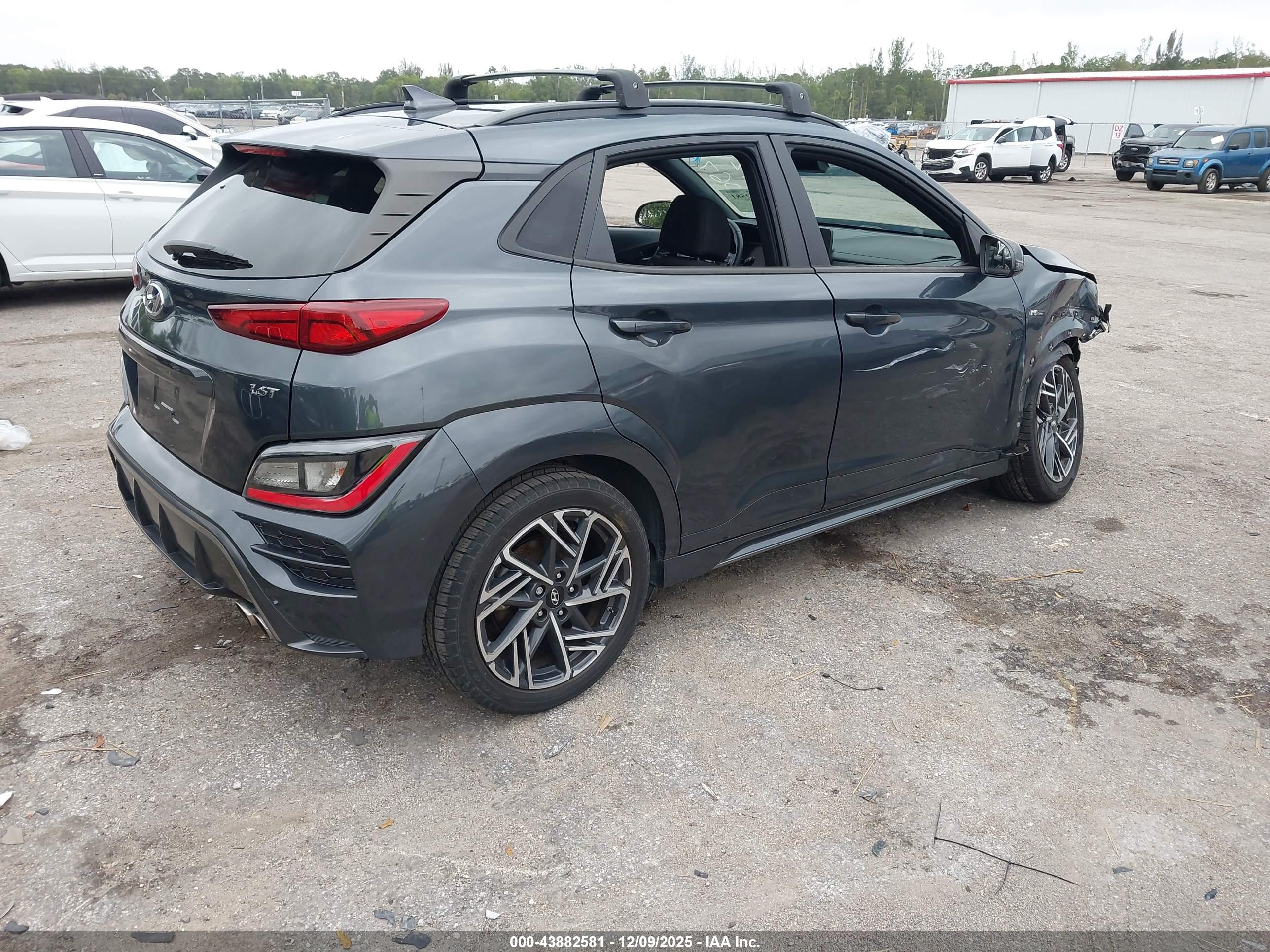 HYUNDAI KONA image 4