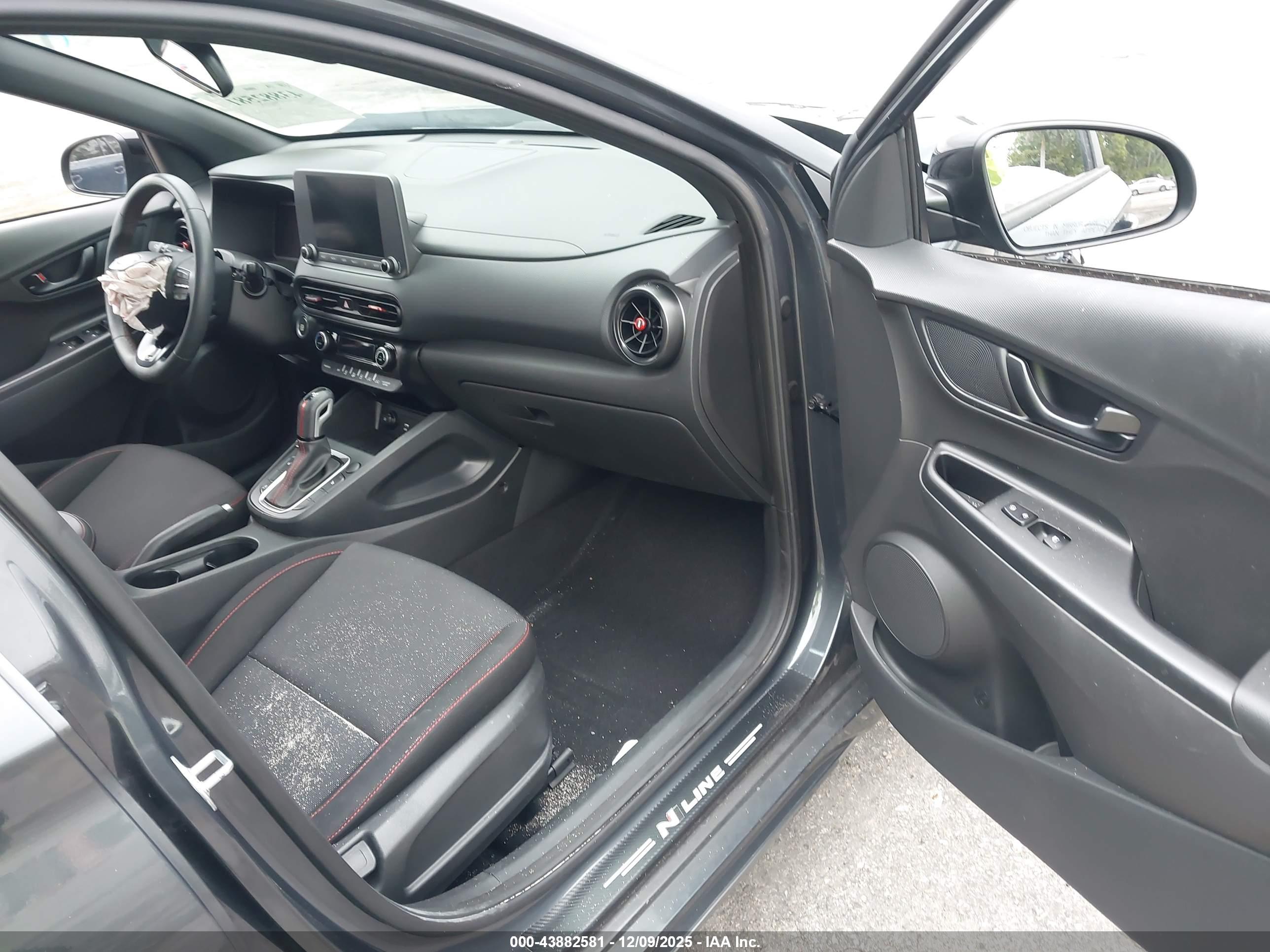 HYUNDAI KONA image 5
