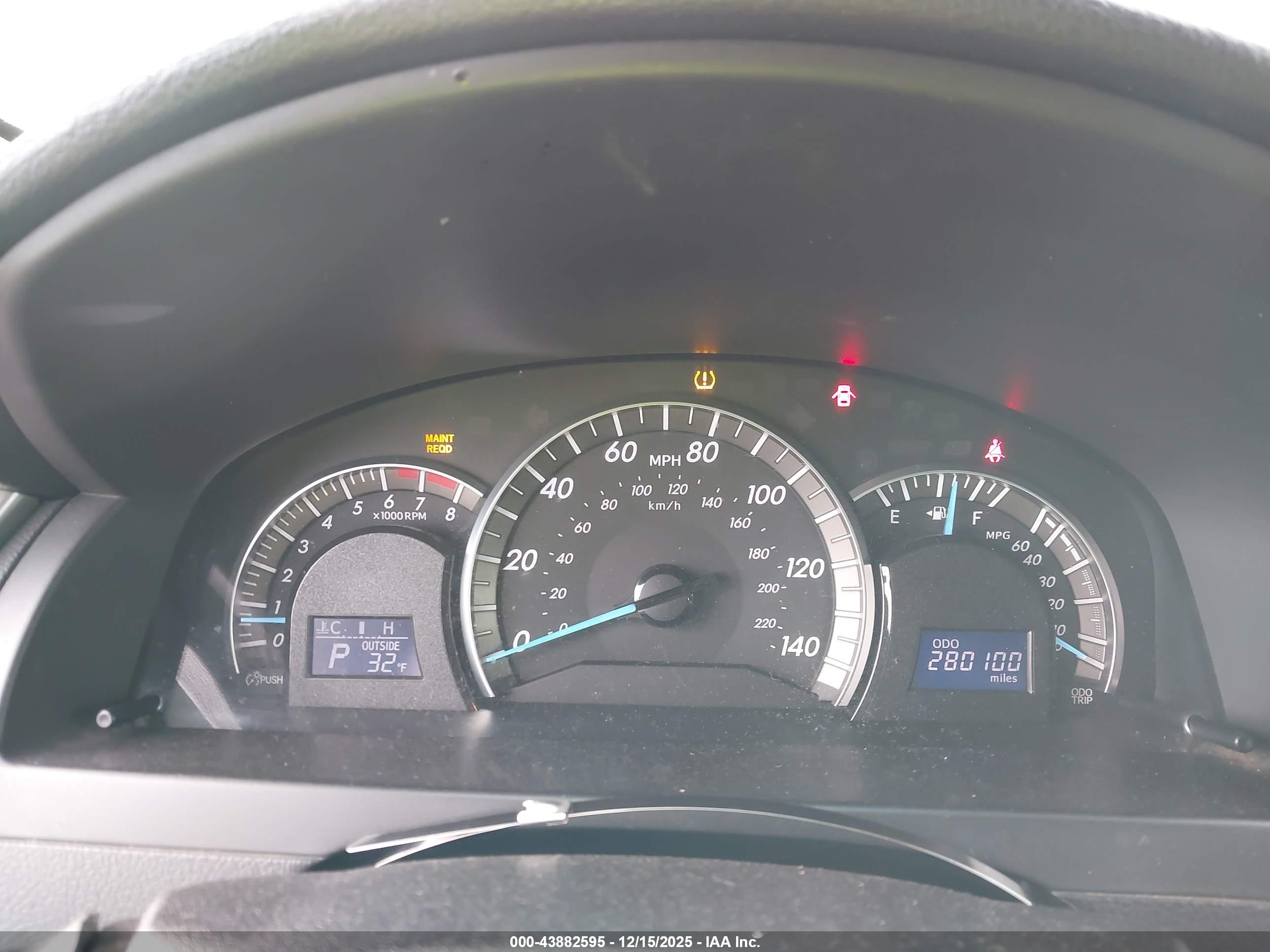 TOYOTA CAMRY image 7