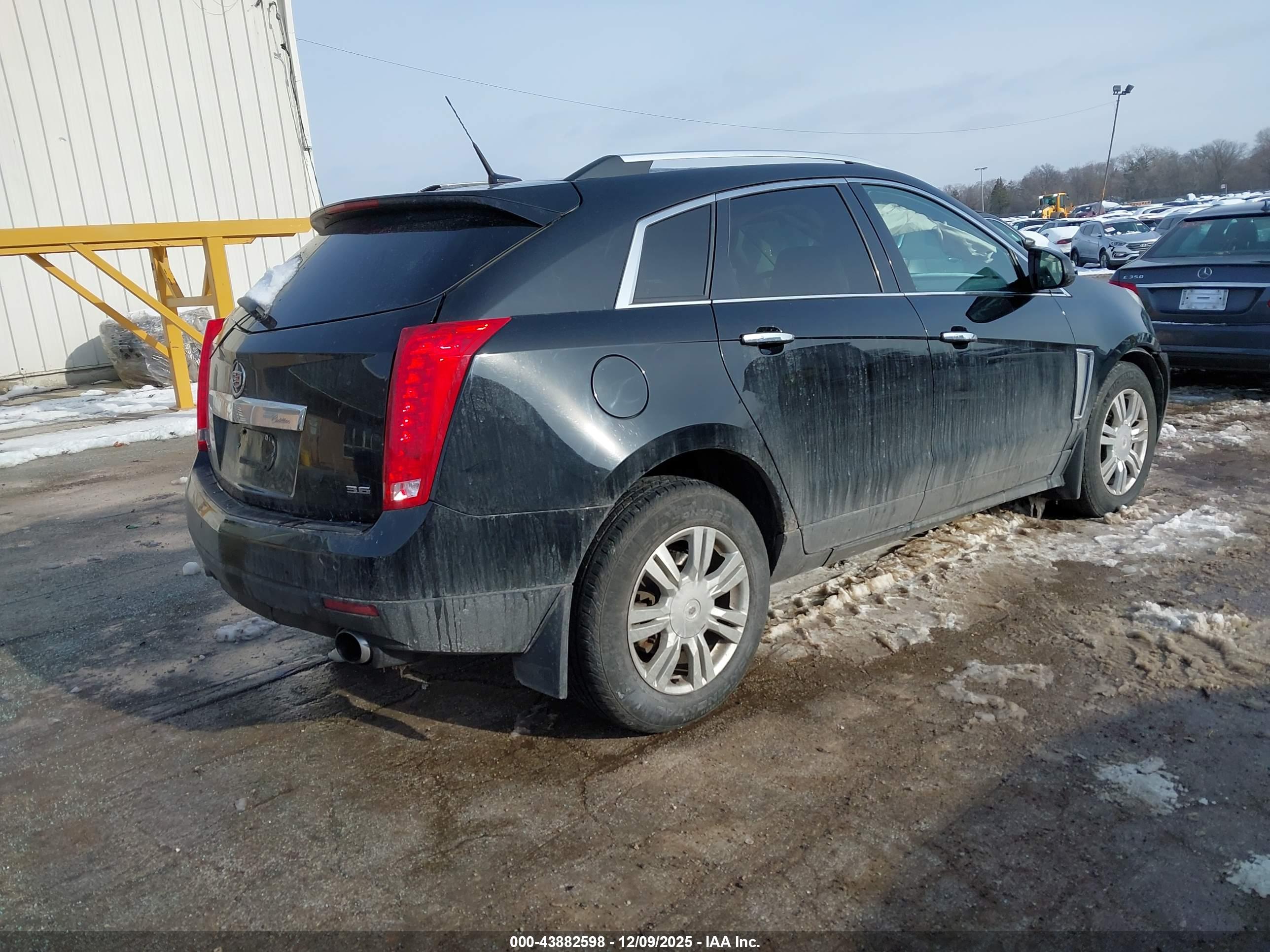 CADILLAC SRX image 4