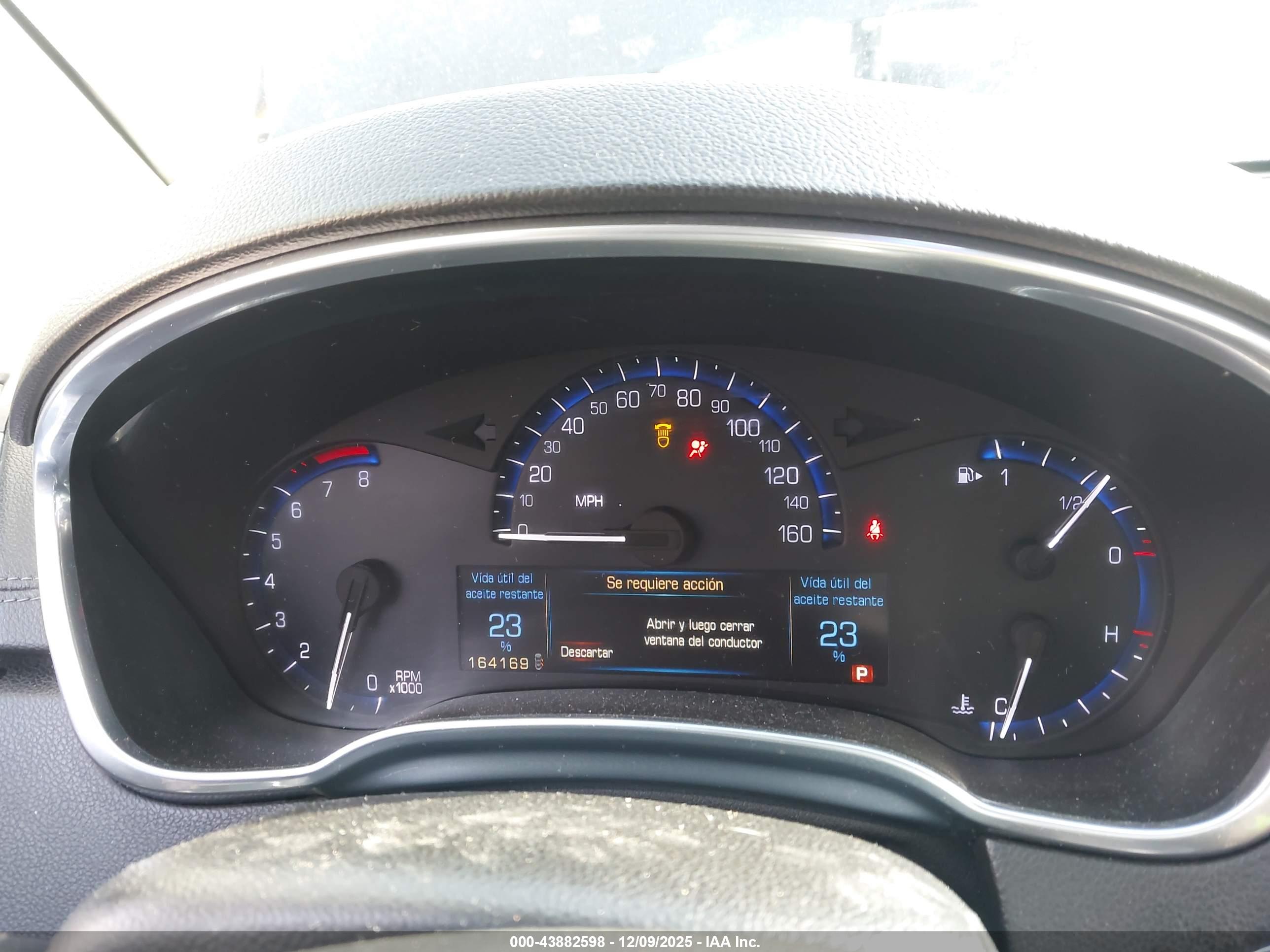 CADILLAC SRX image 7