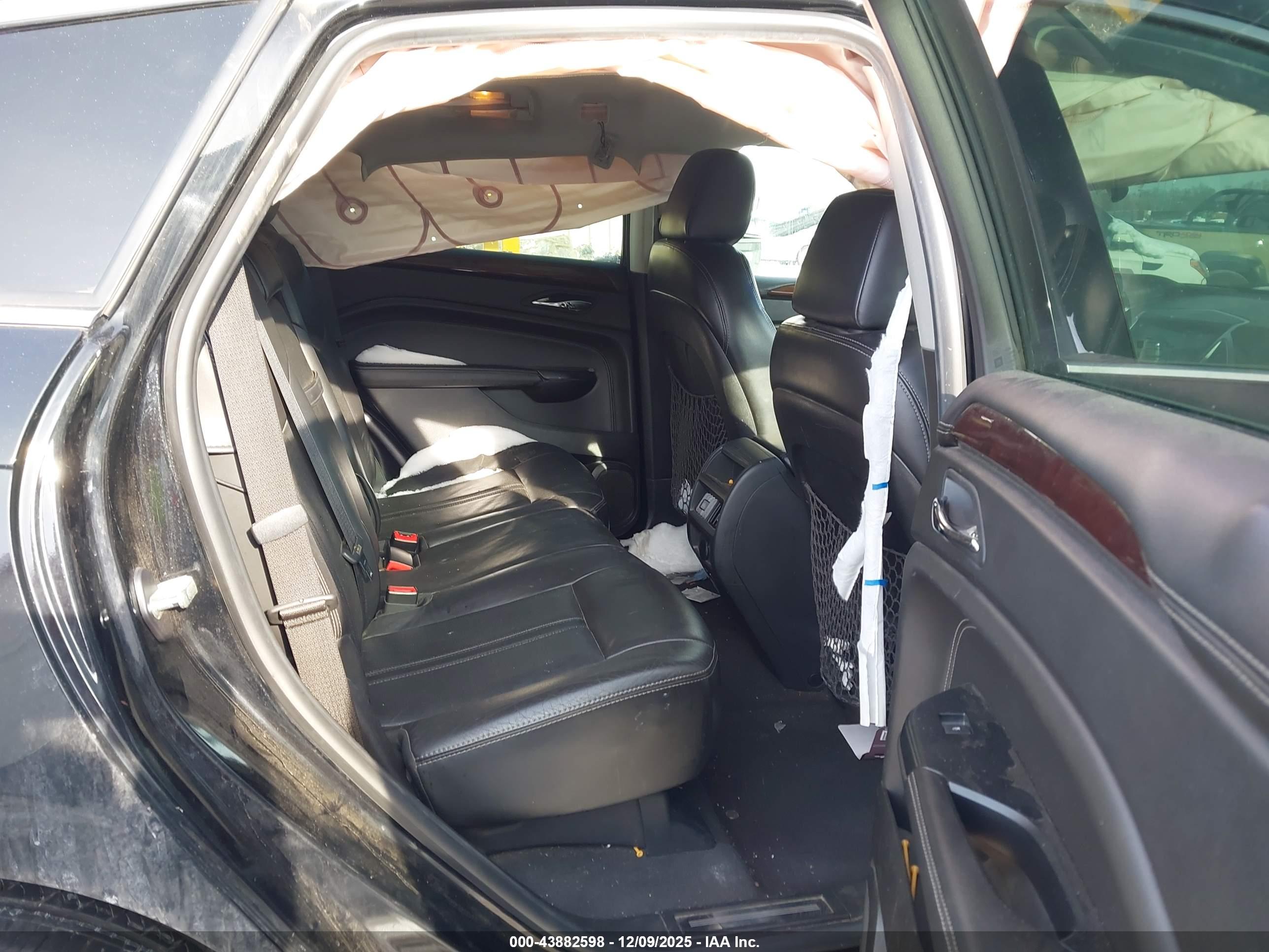 CADILLAC SRX image 8