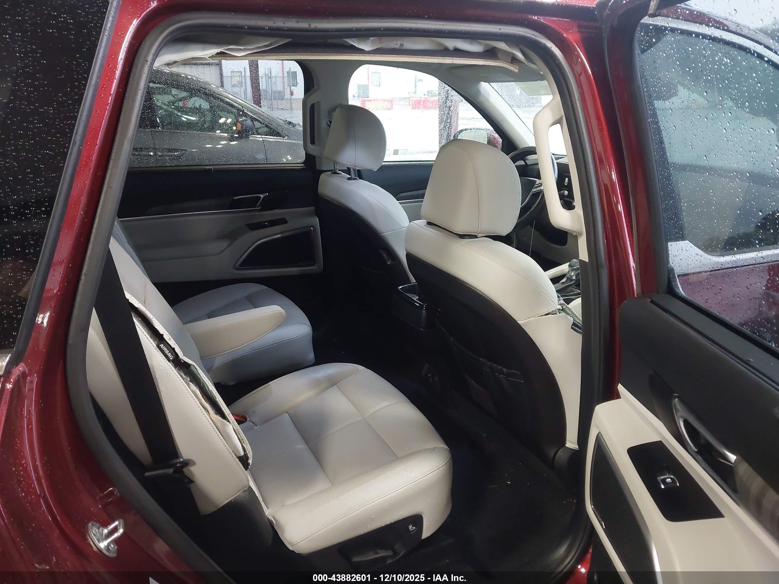 KIA TELLURIDE image 8