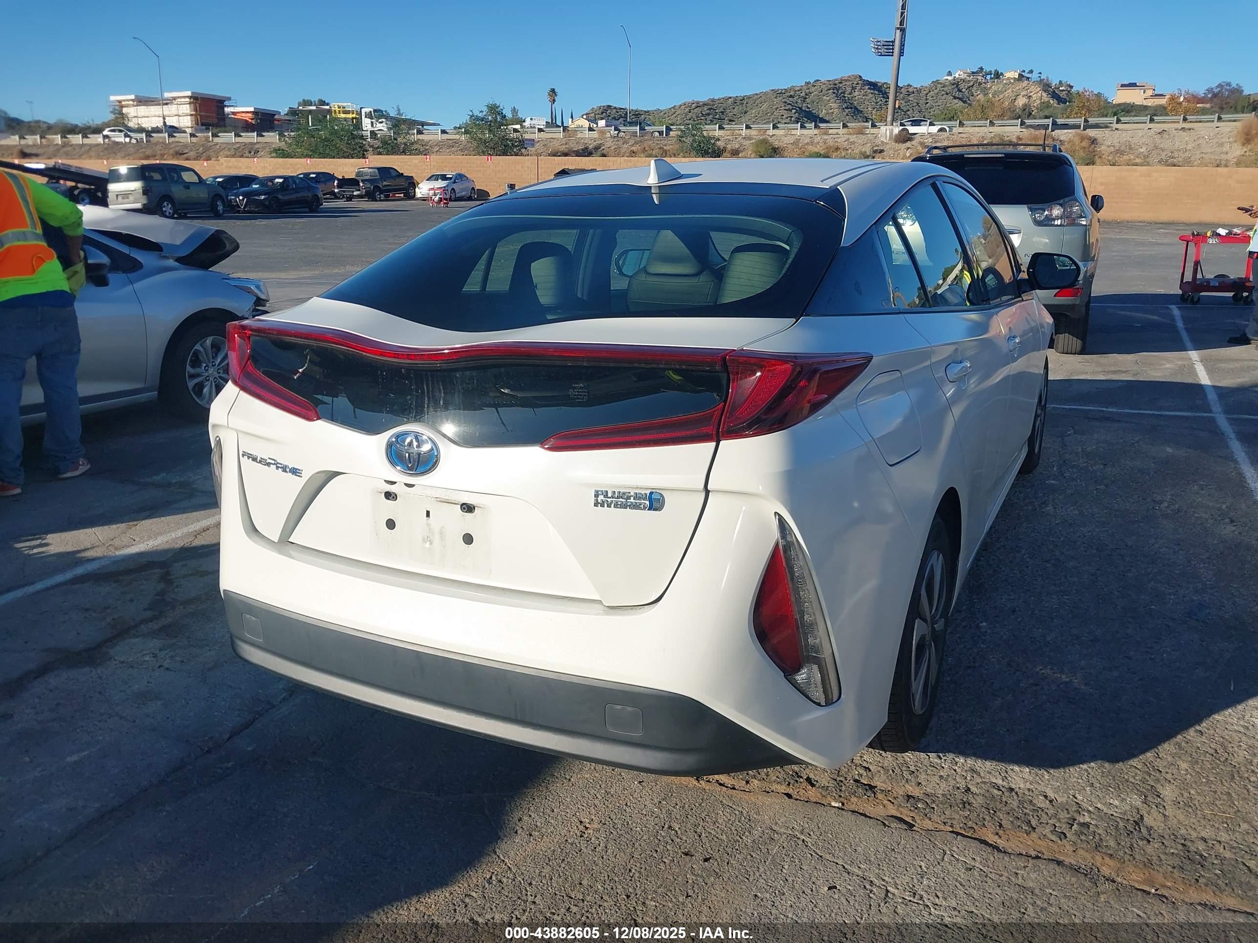 TOYOTA PRIUS image 4