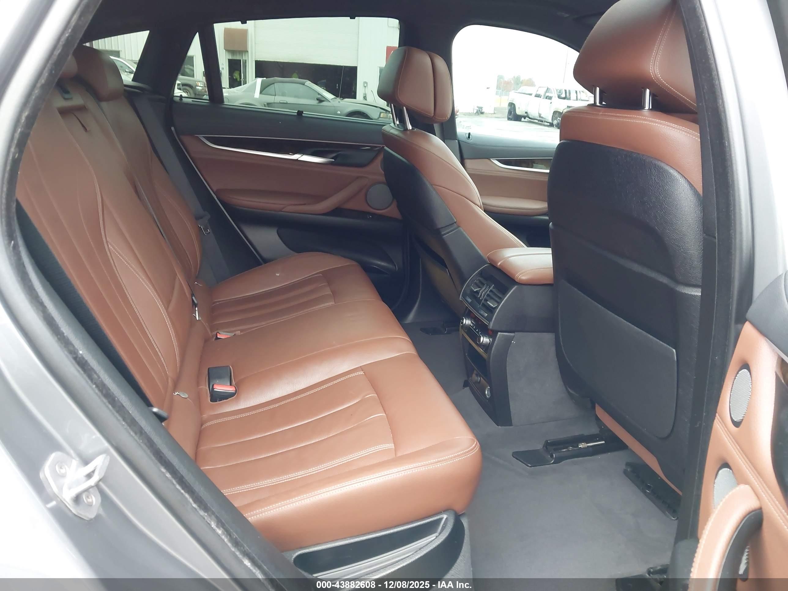 BMW X6 image 8