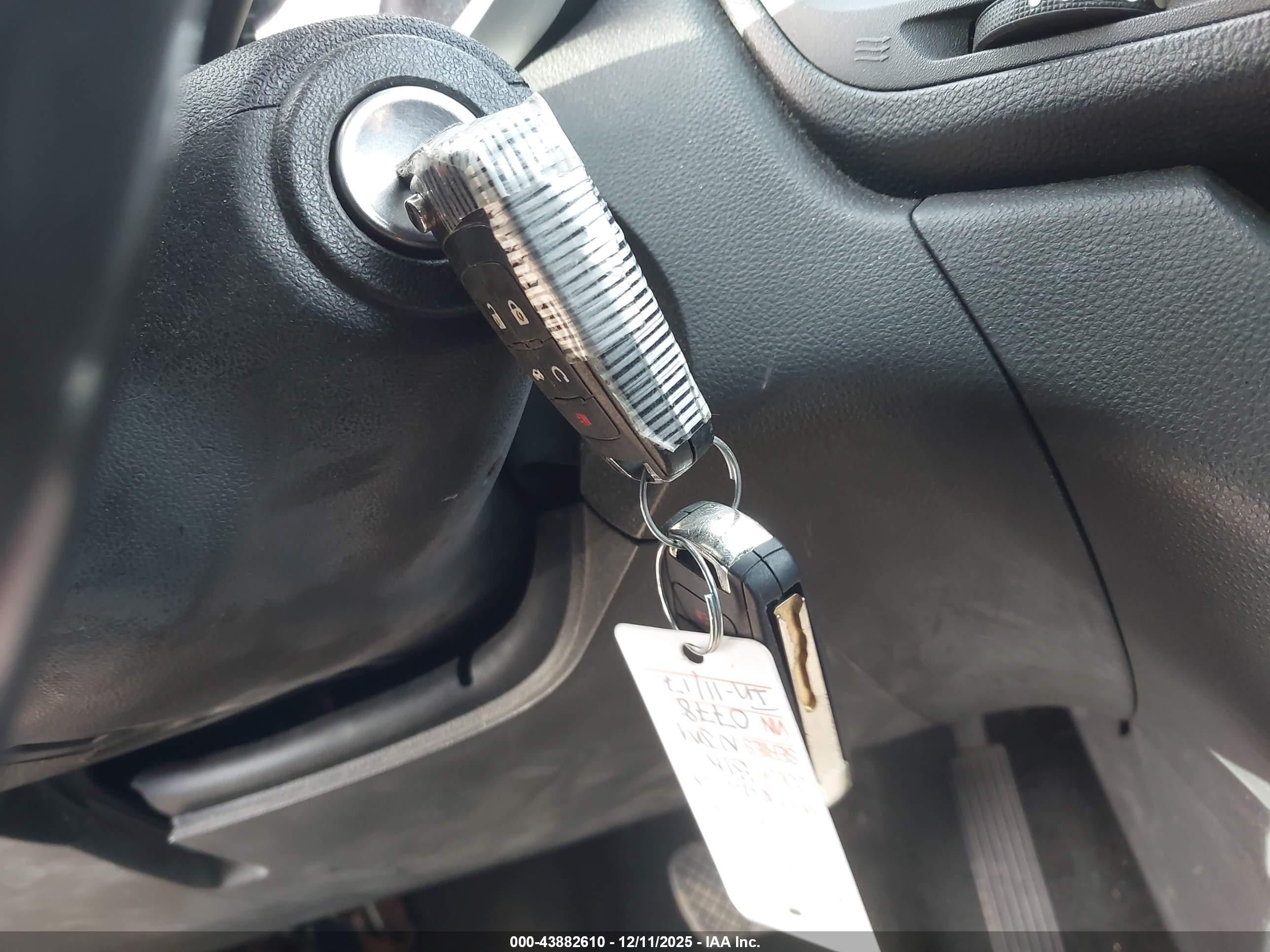 CHEVROLET EQUINOX image 11