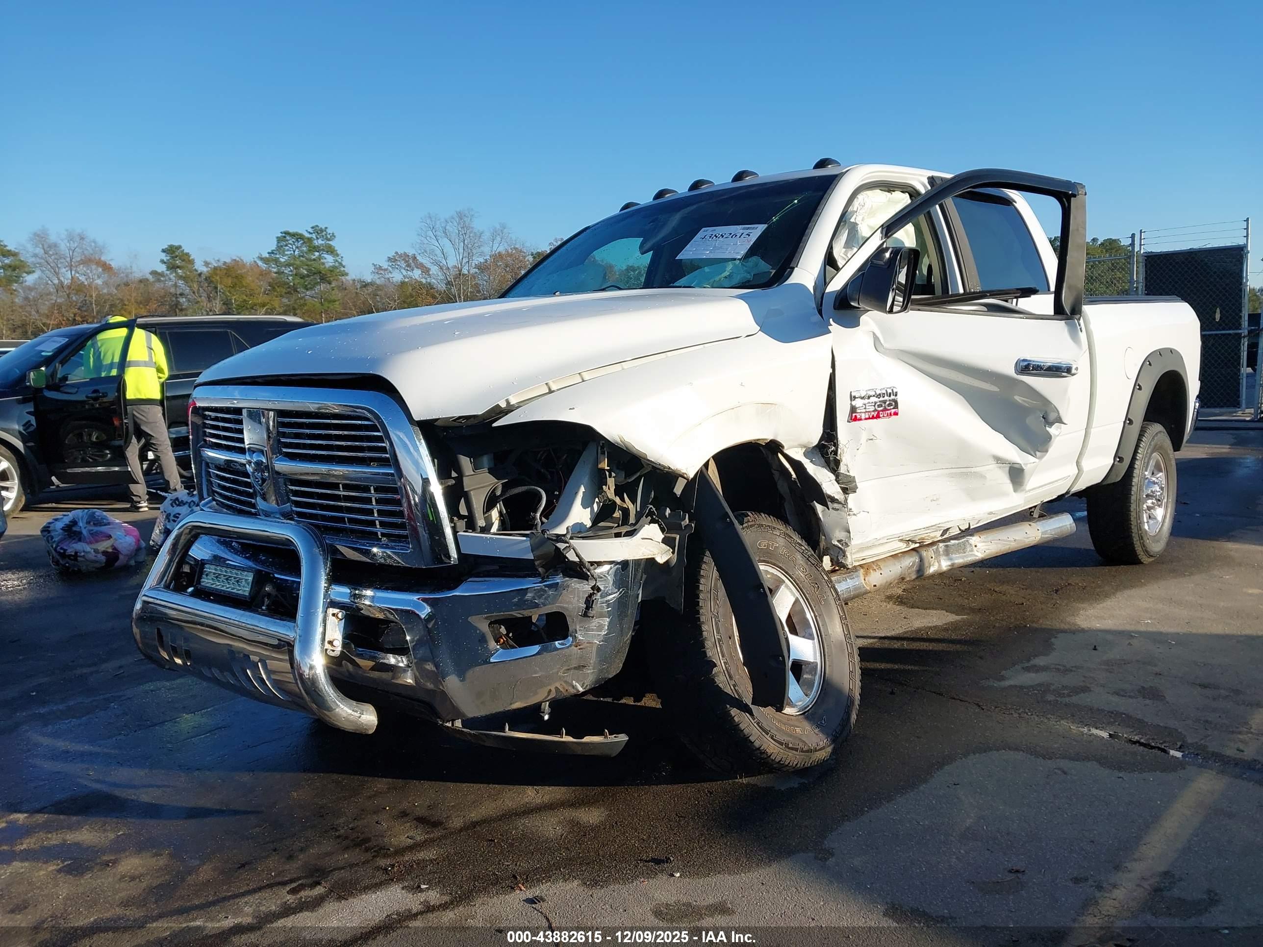 RAM 2500 image 2