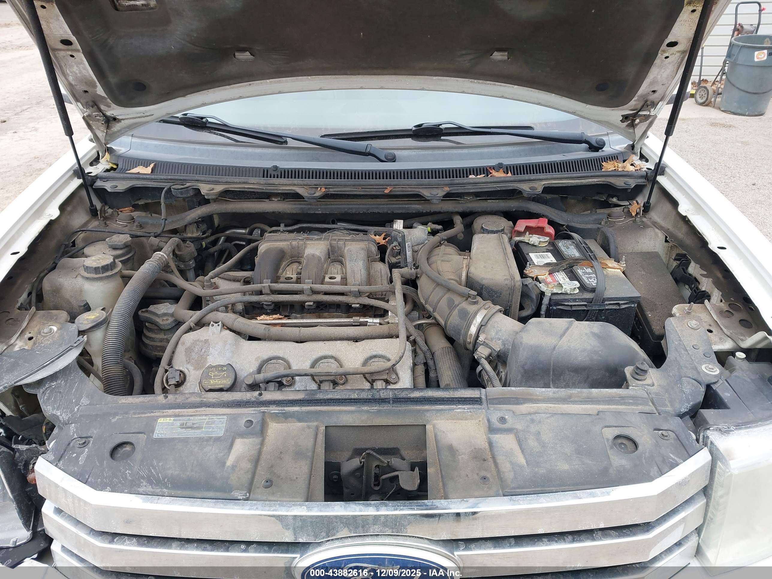 FORD FLEX image 10