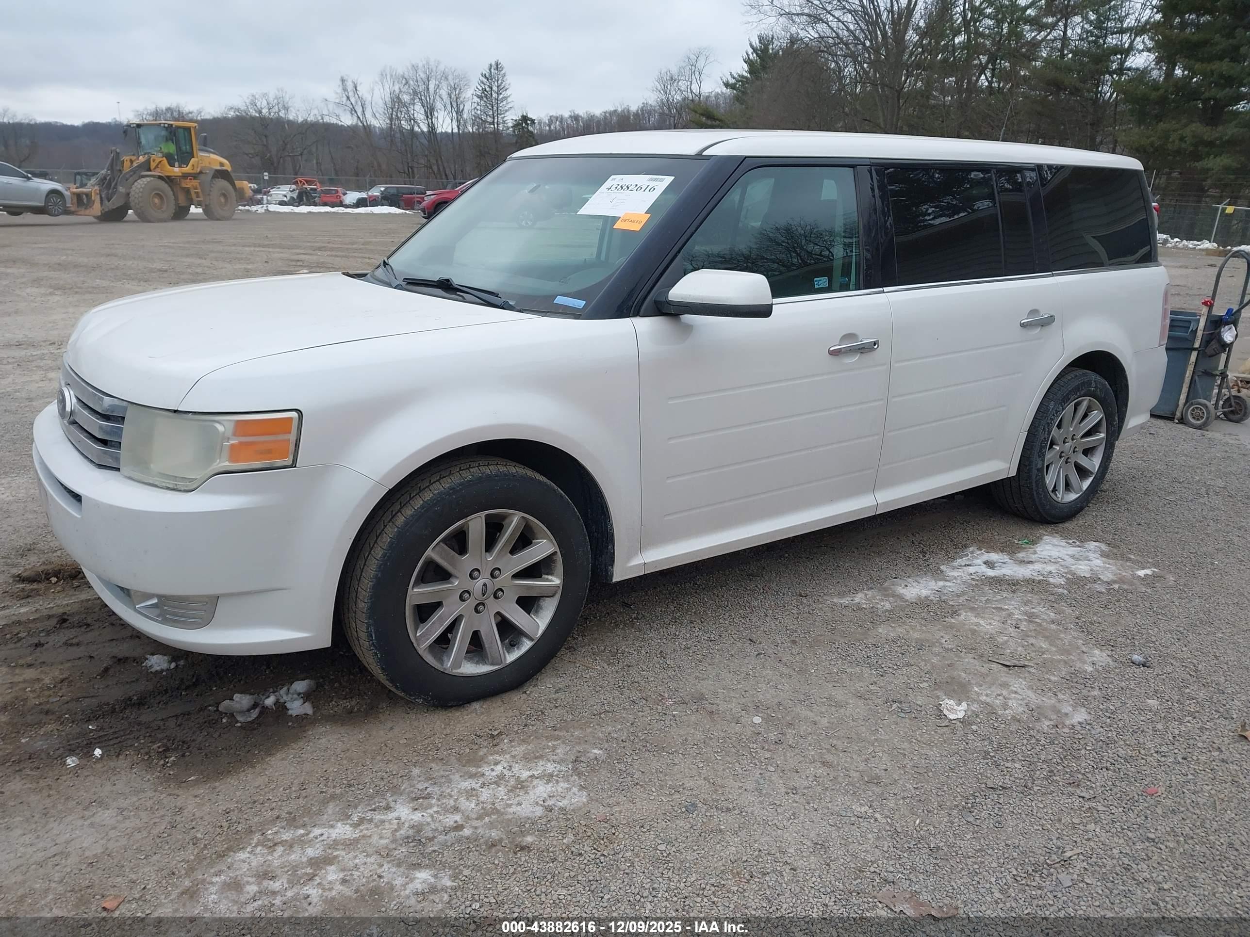 FORD FLEX image 2