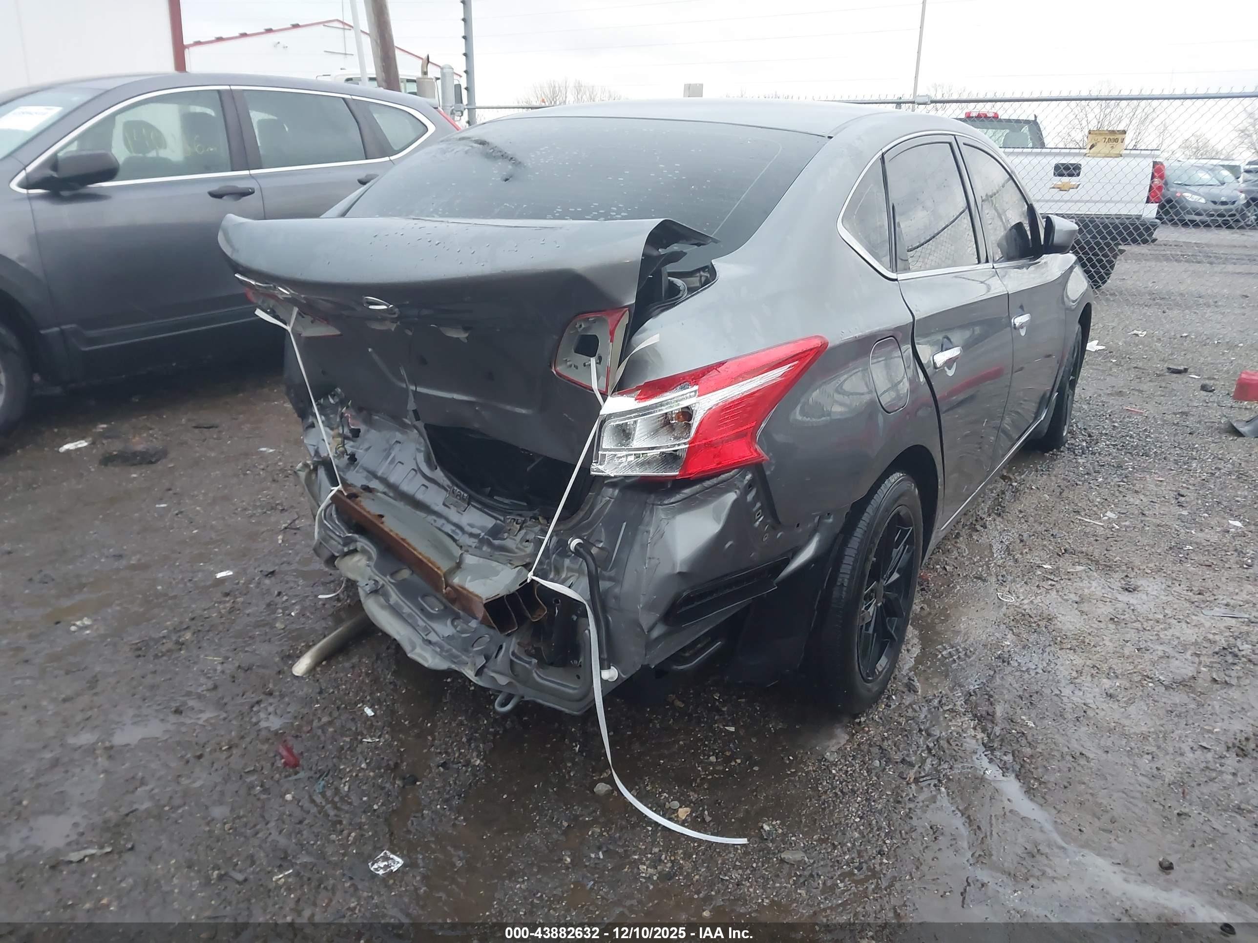 NISSAN SENTRA image 4