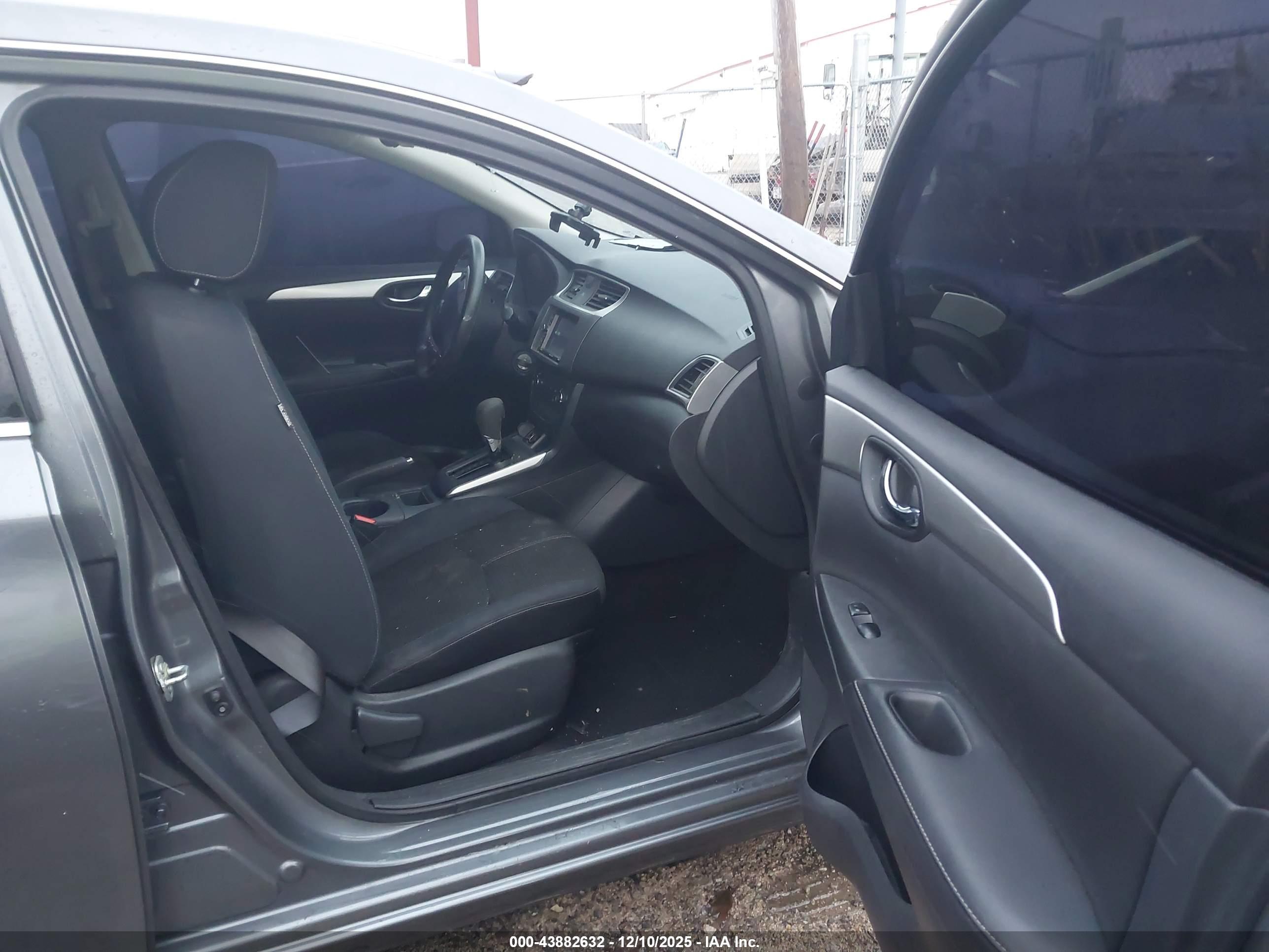 NISSAN SENTRA image 5