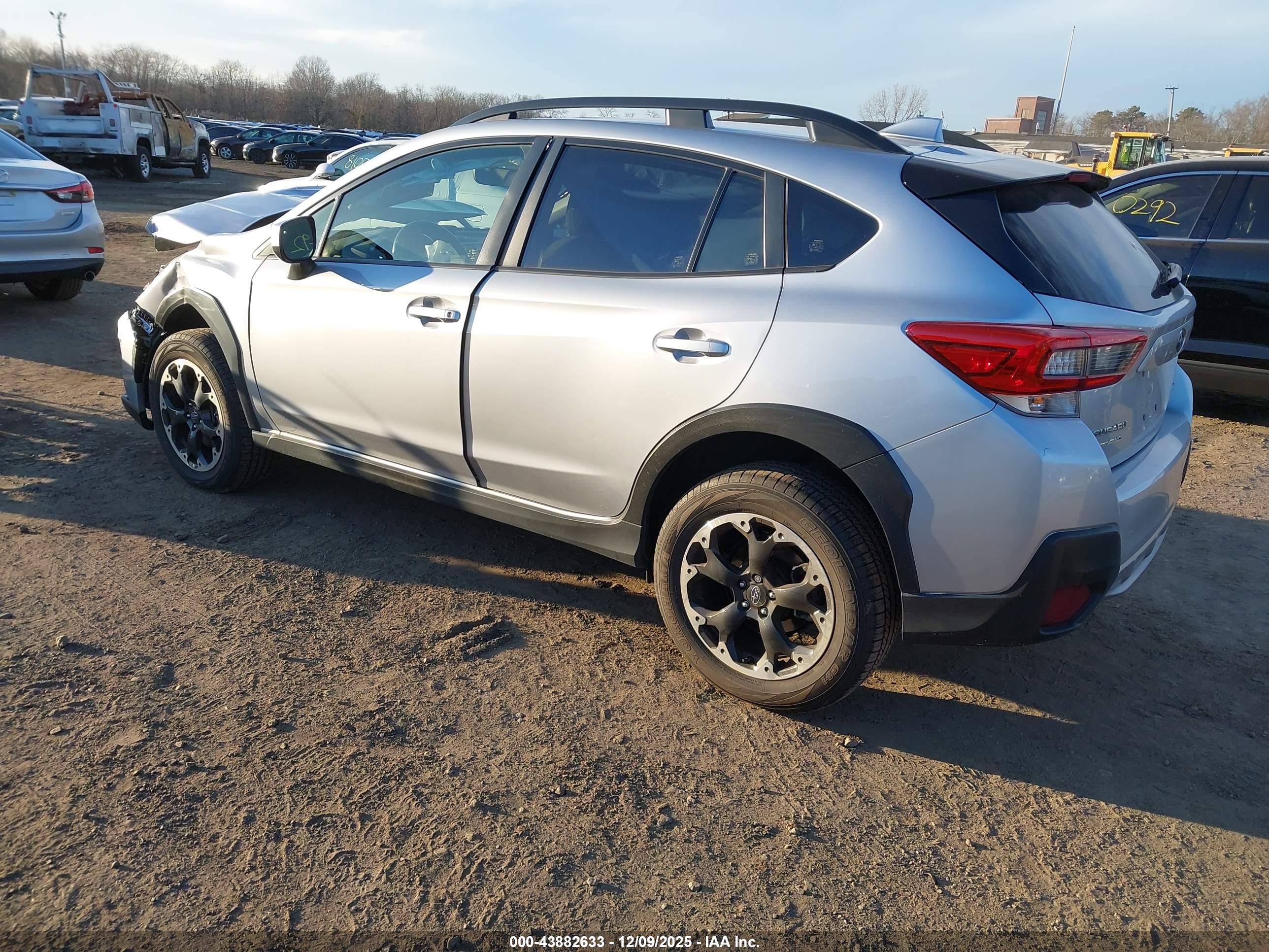 SUBARU CROSSTREK image 3