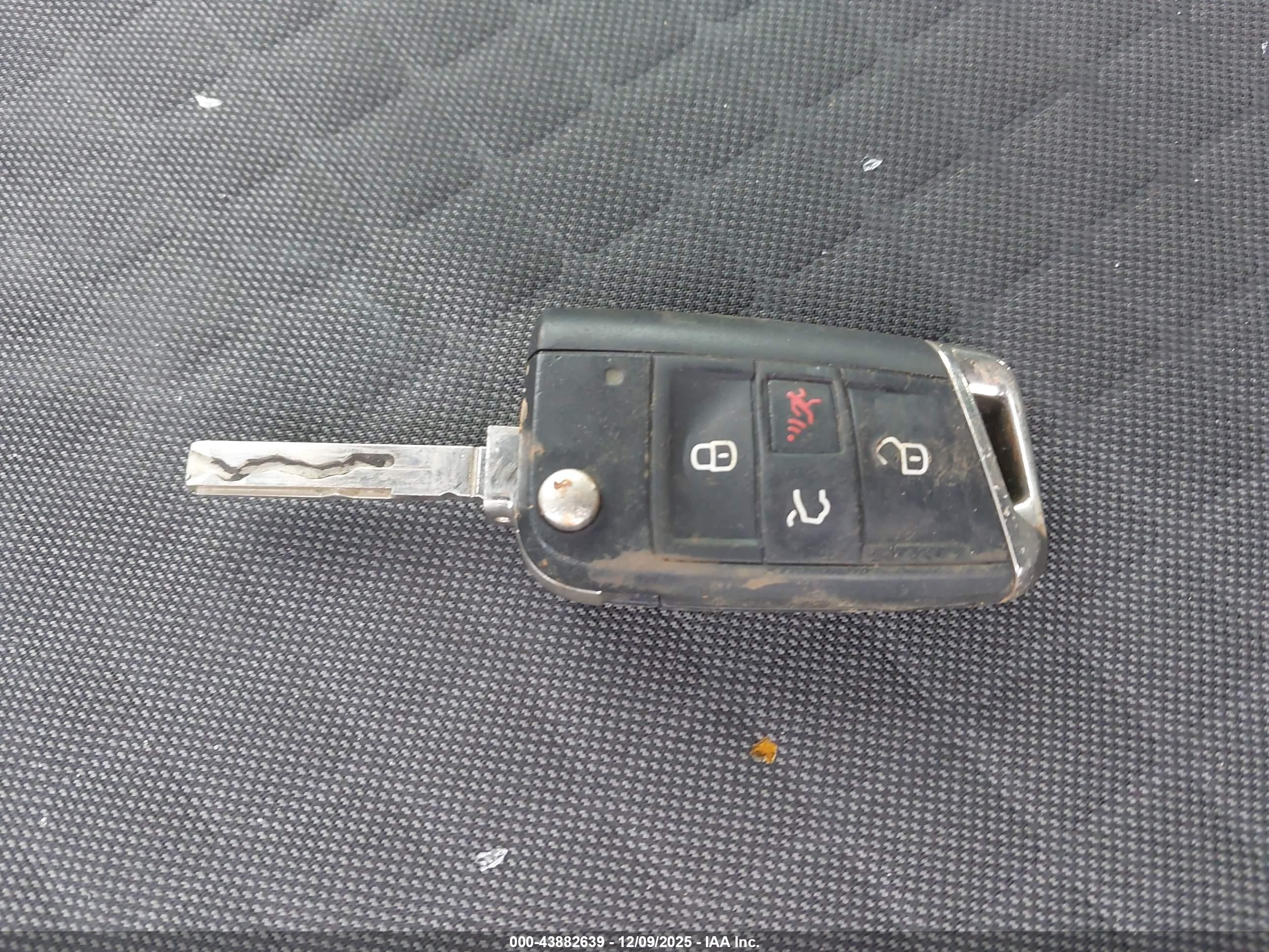 VOLKSWAGEN TIGUAN image 11