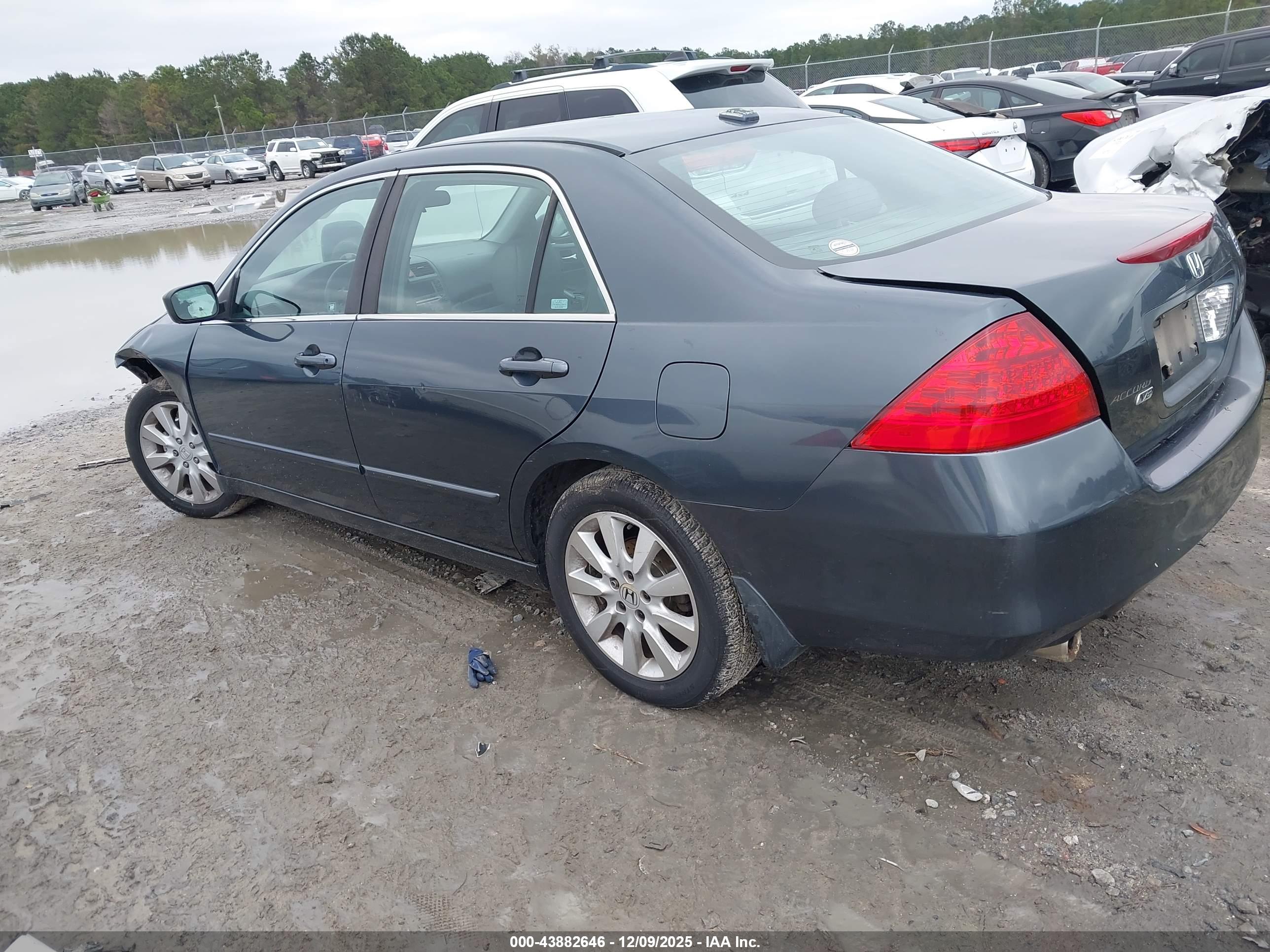 HONDA ACCORD image 3