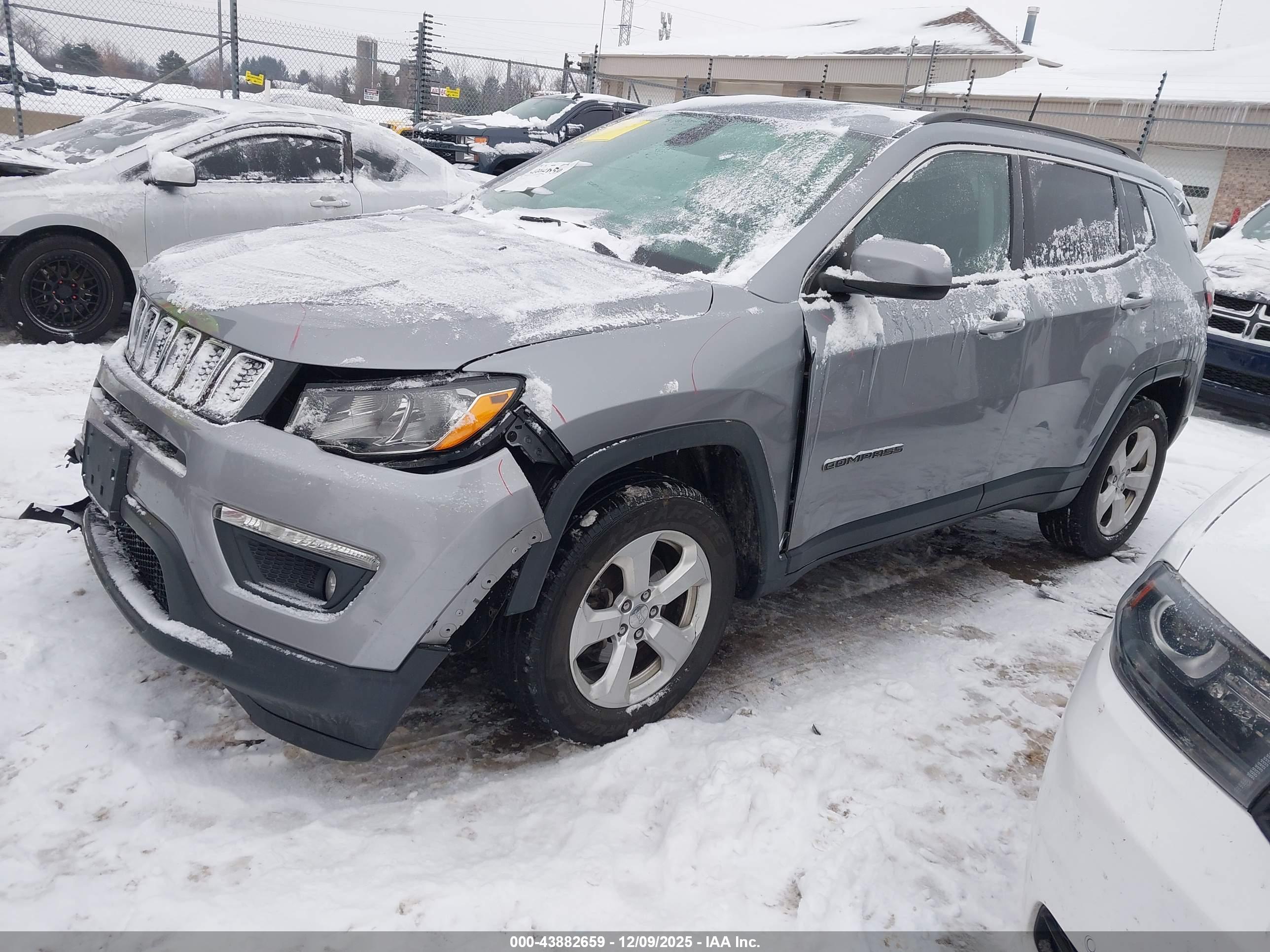 JEEP COMPASS image 2