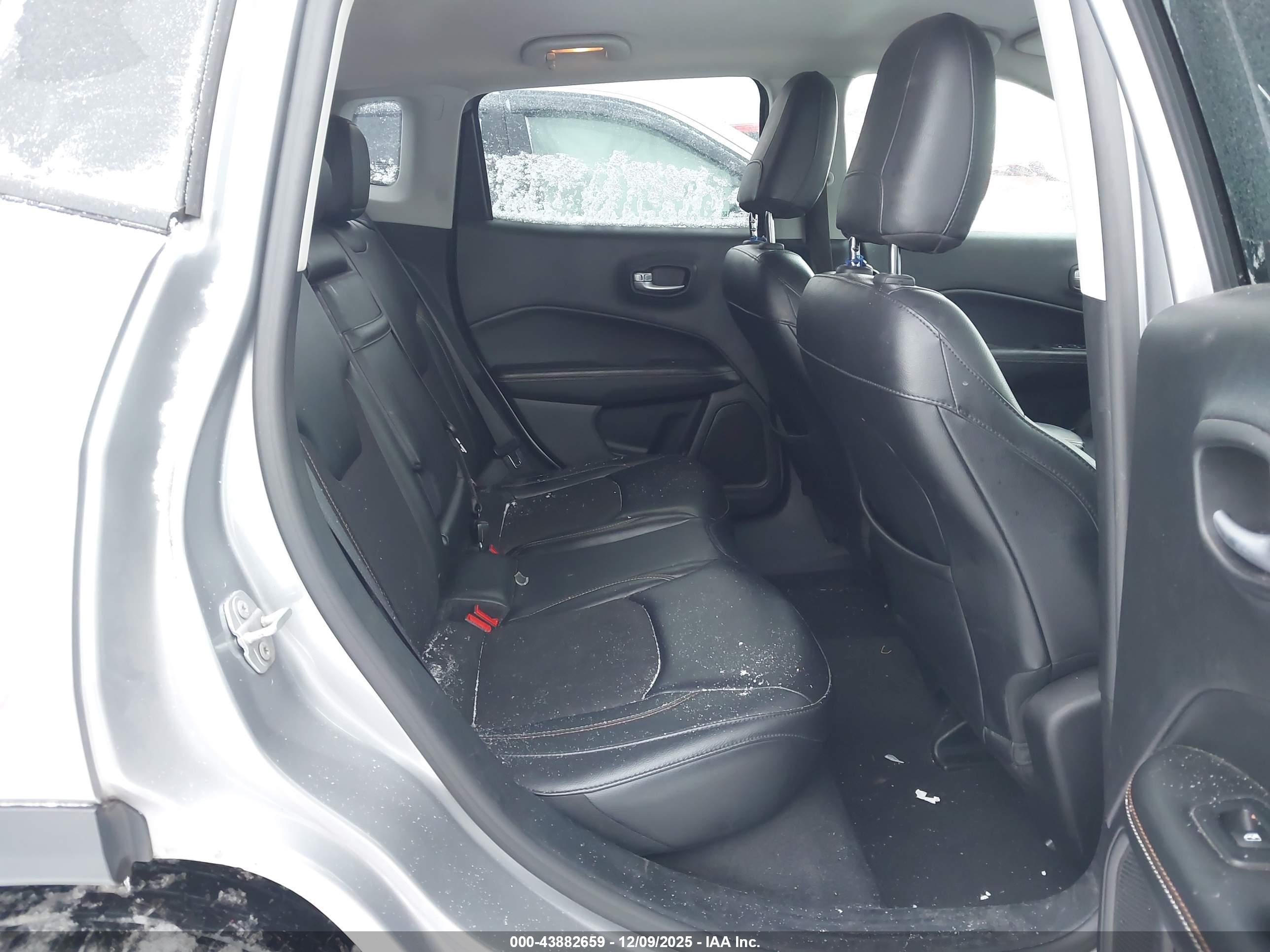 JEEP COMPASS image 8