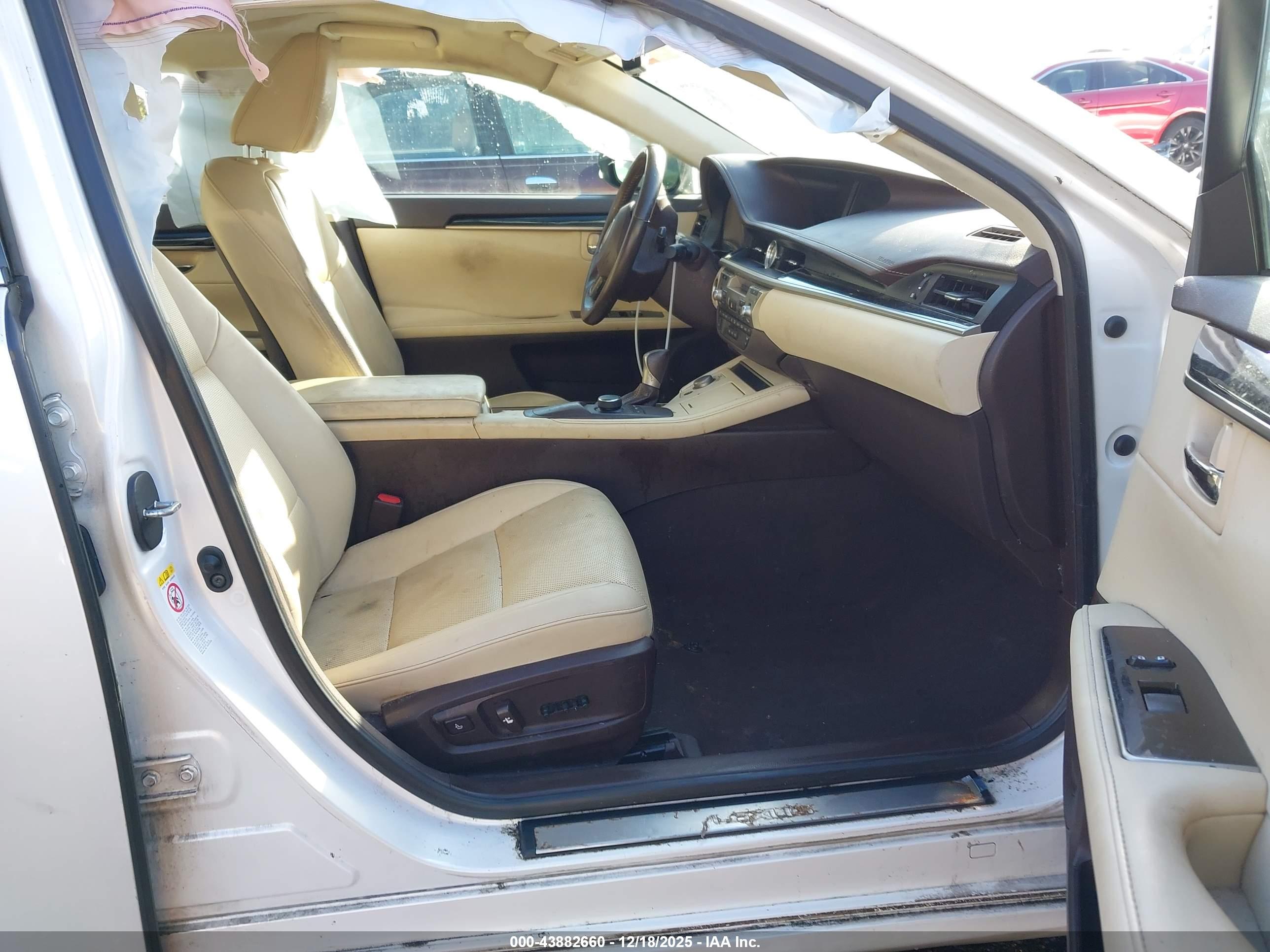 LEXUS ES image 5