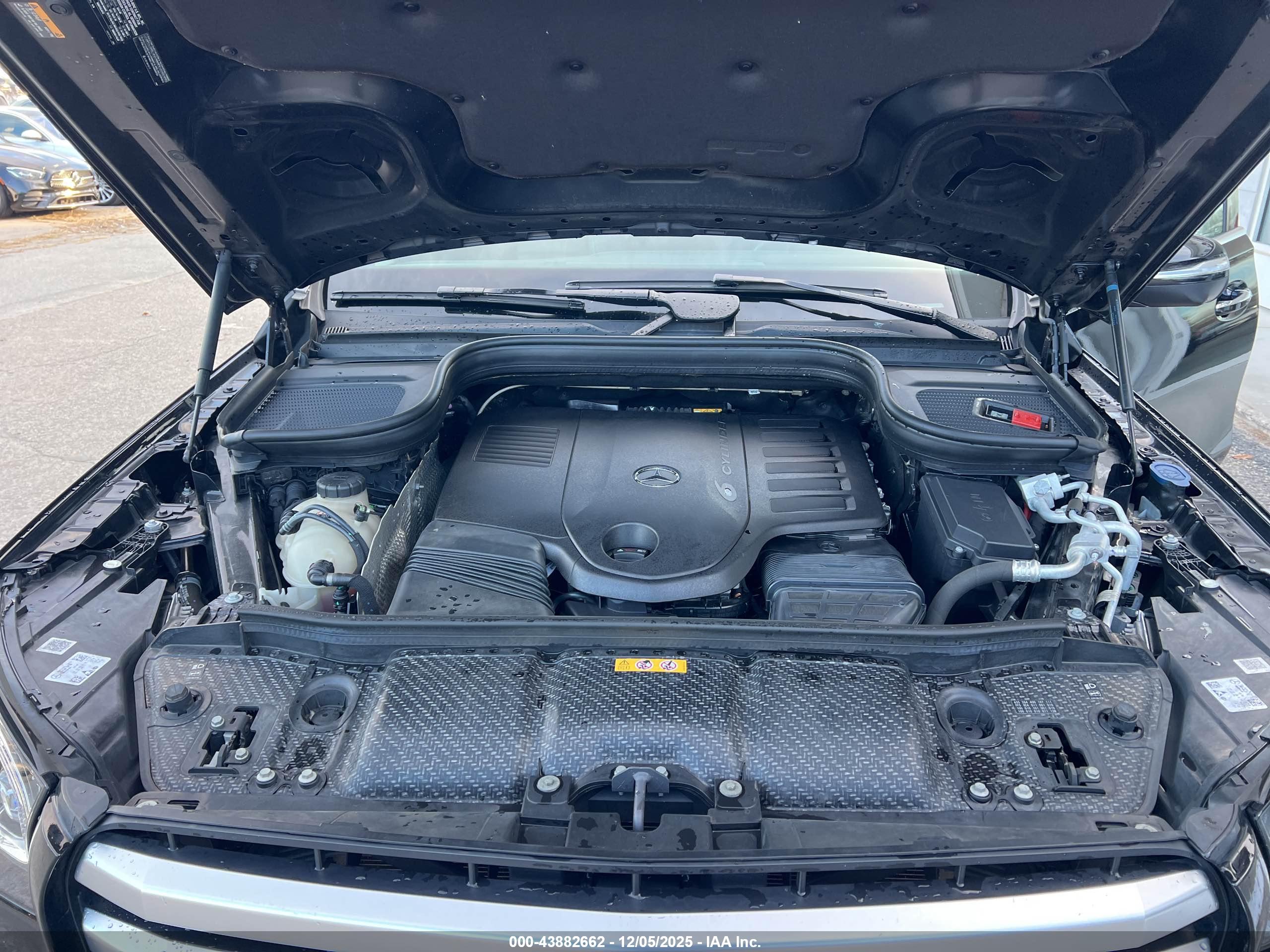 MERCEDES-BENZ GLS image 10