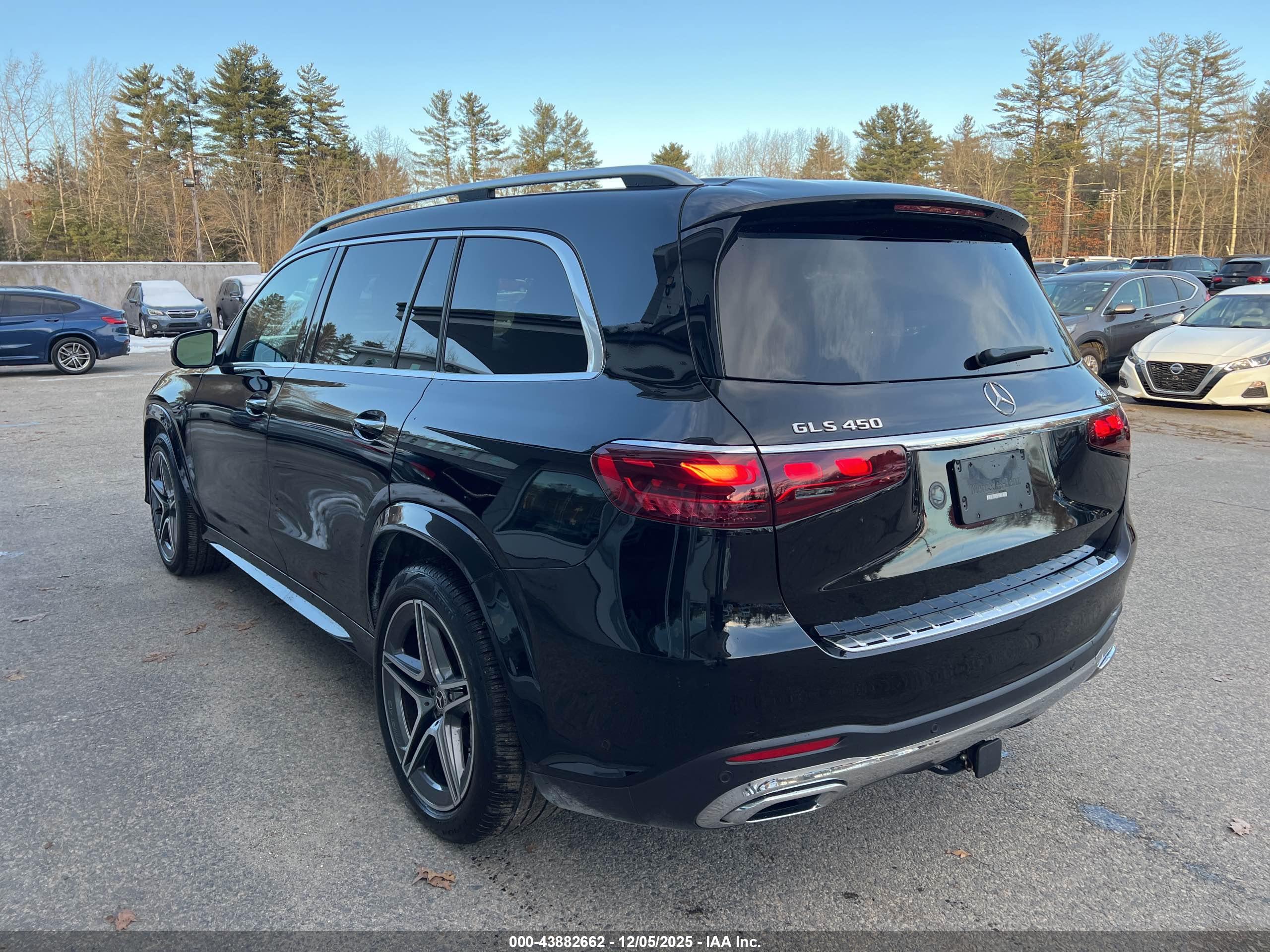 MERCEDES-BENZ GLS image 3