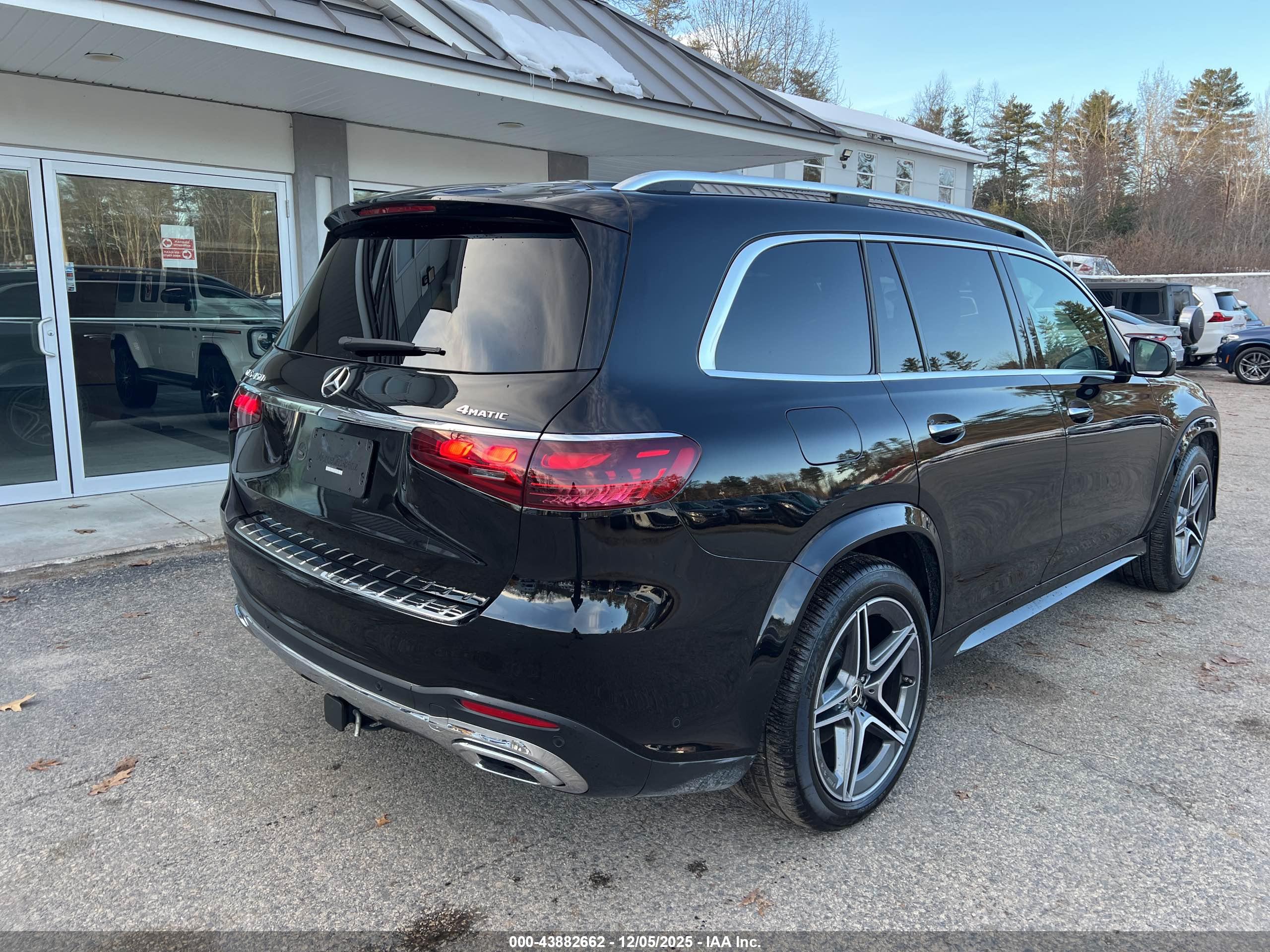 MERCEDES-BENZ GLS image 4