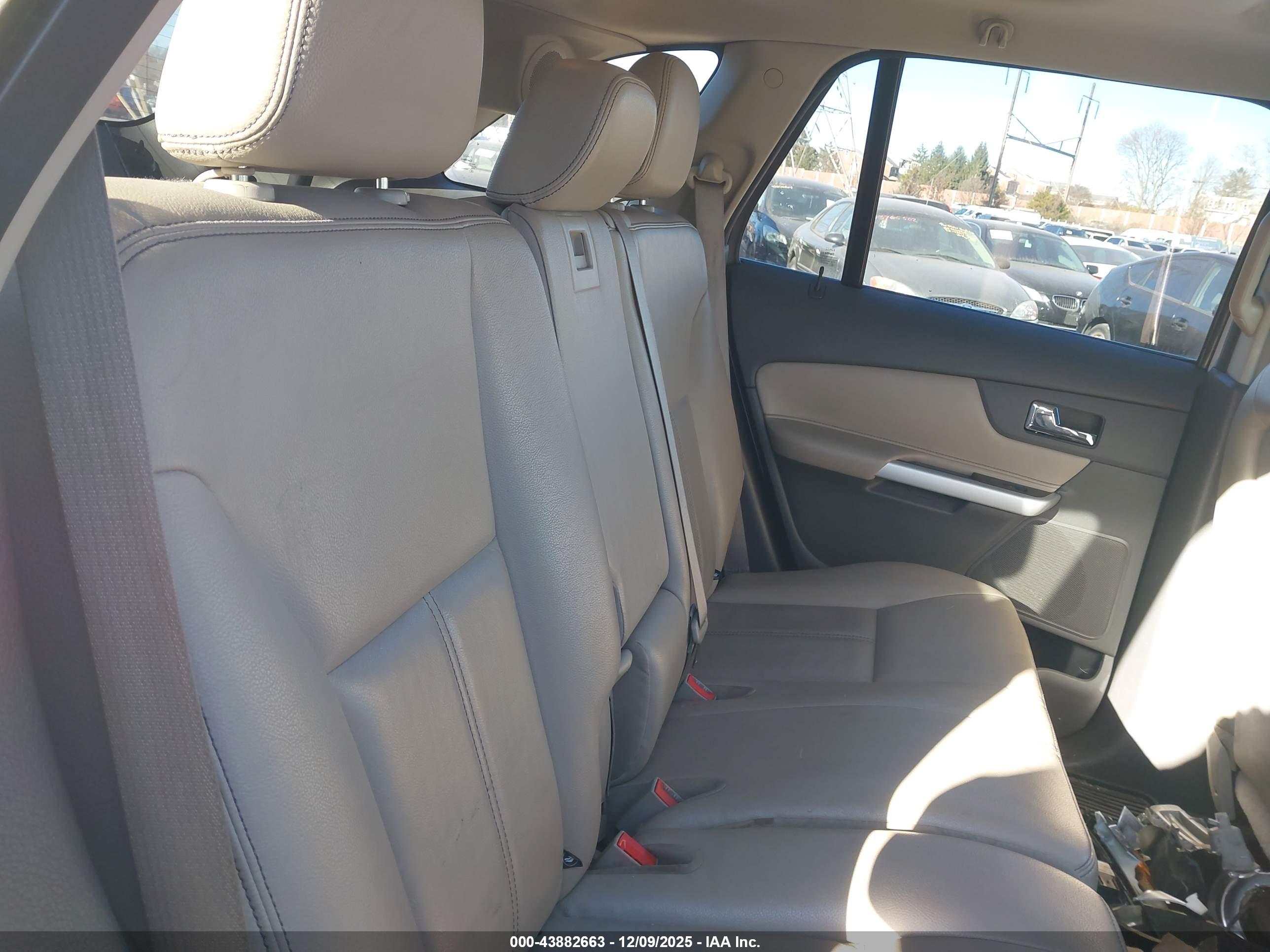 FORD EDGE image 8
