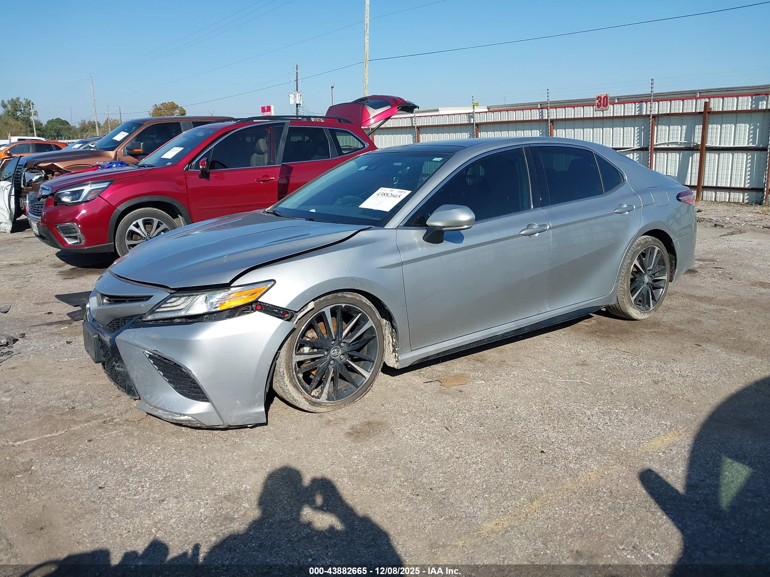 TOYOTA CAMRY image 2