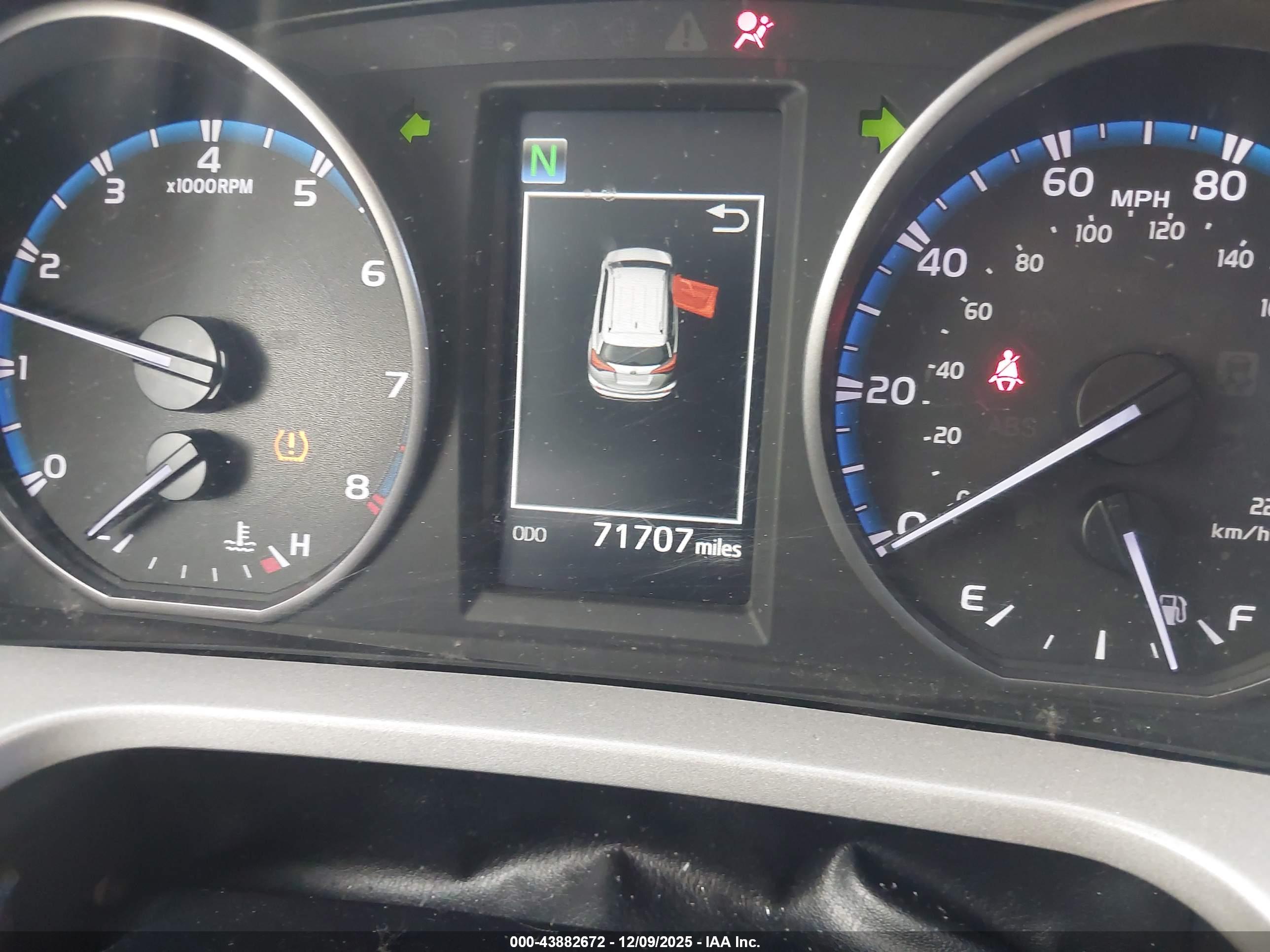 TOYOTA RAV4 image 7
