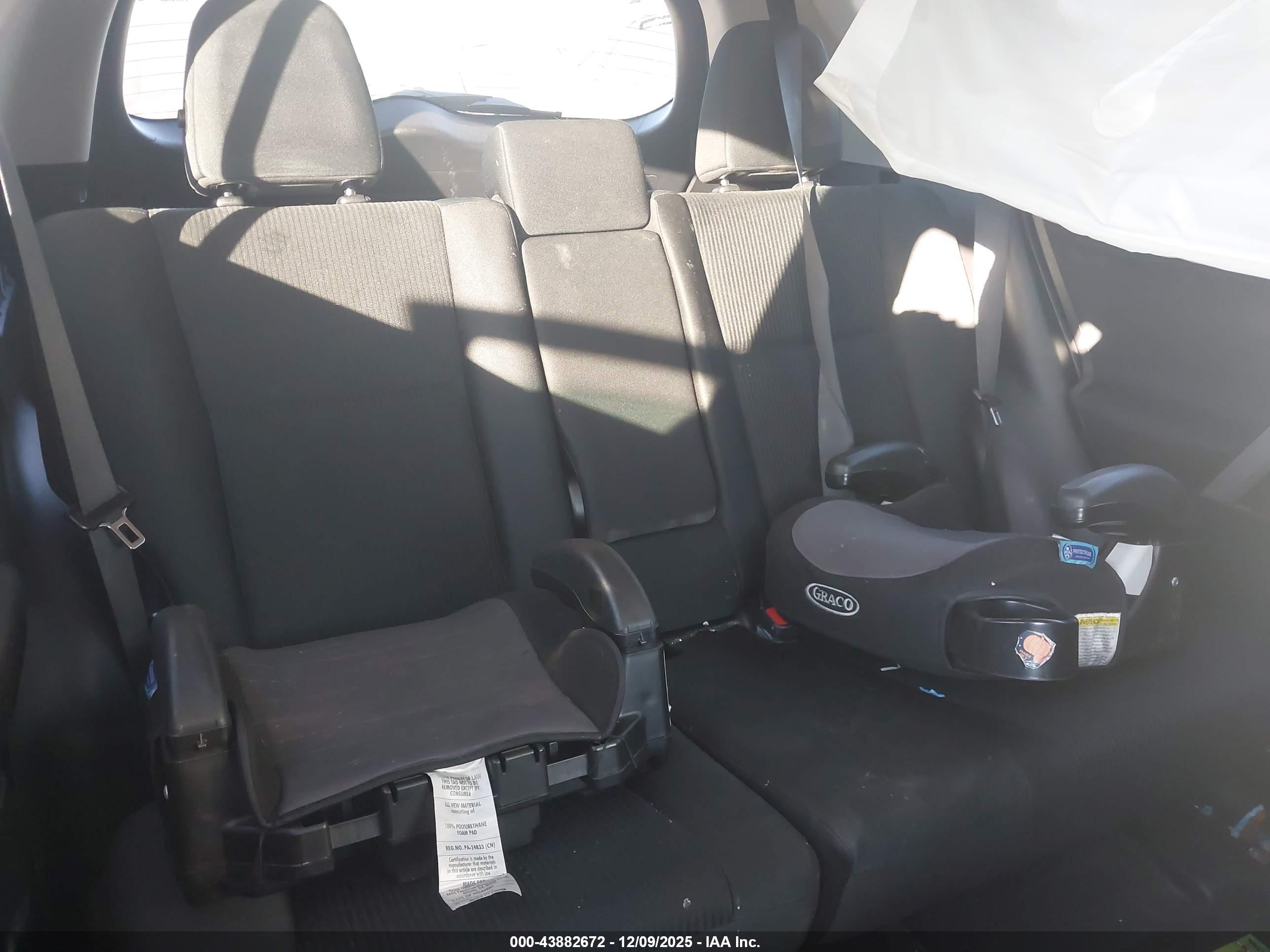 TOYOTA RAV4 image 8