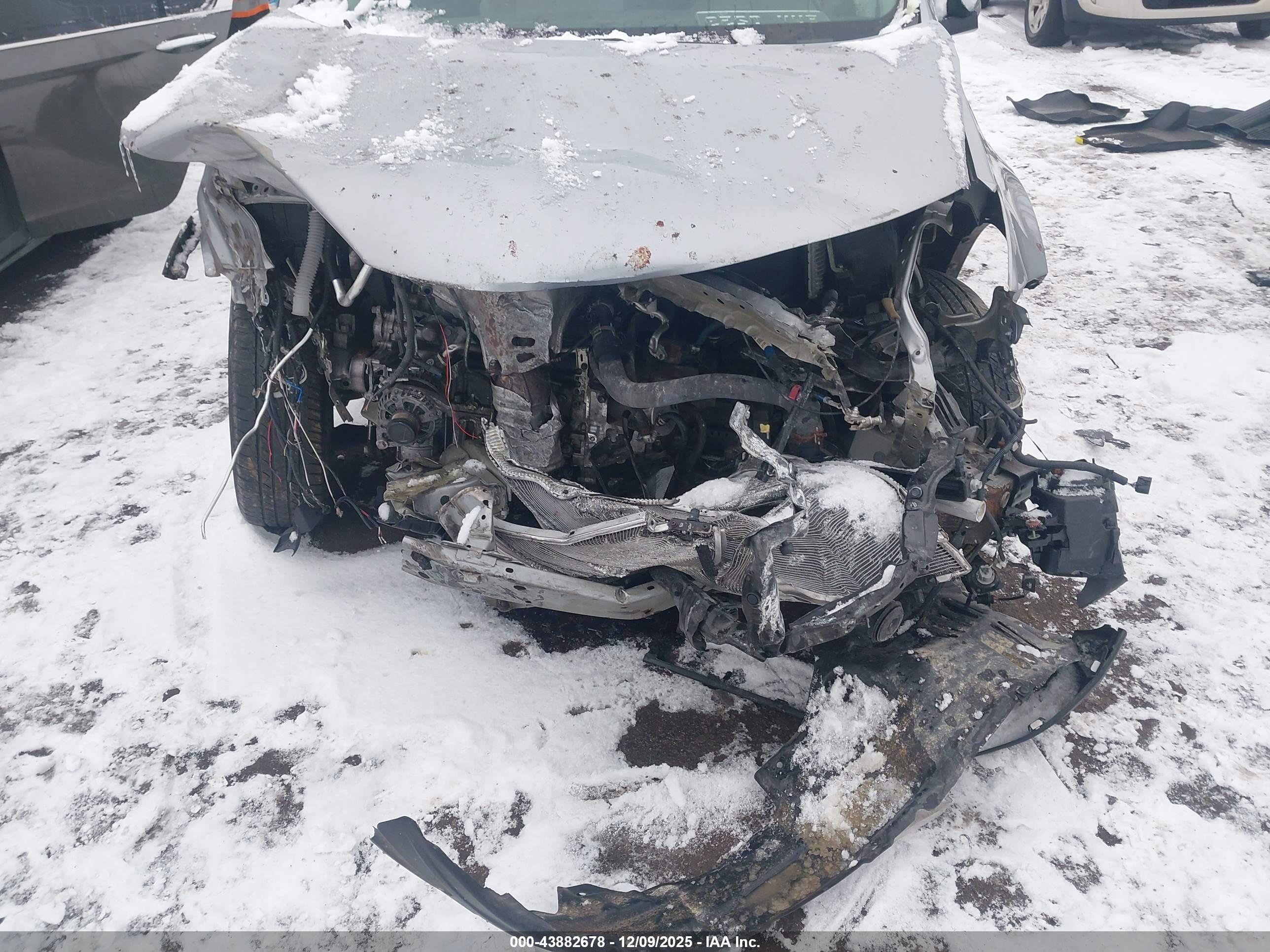TOYOTA RAV4 image 6