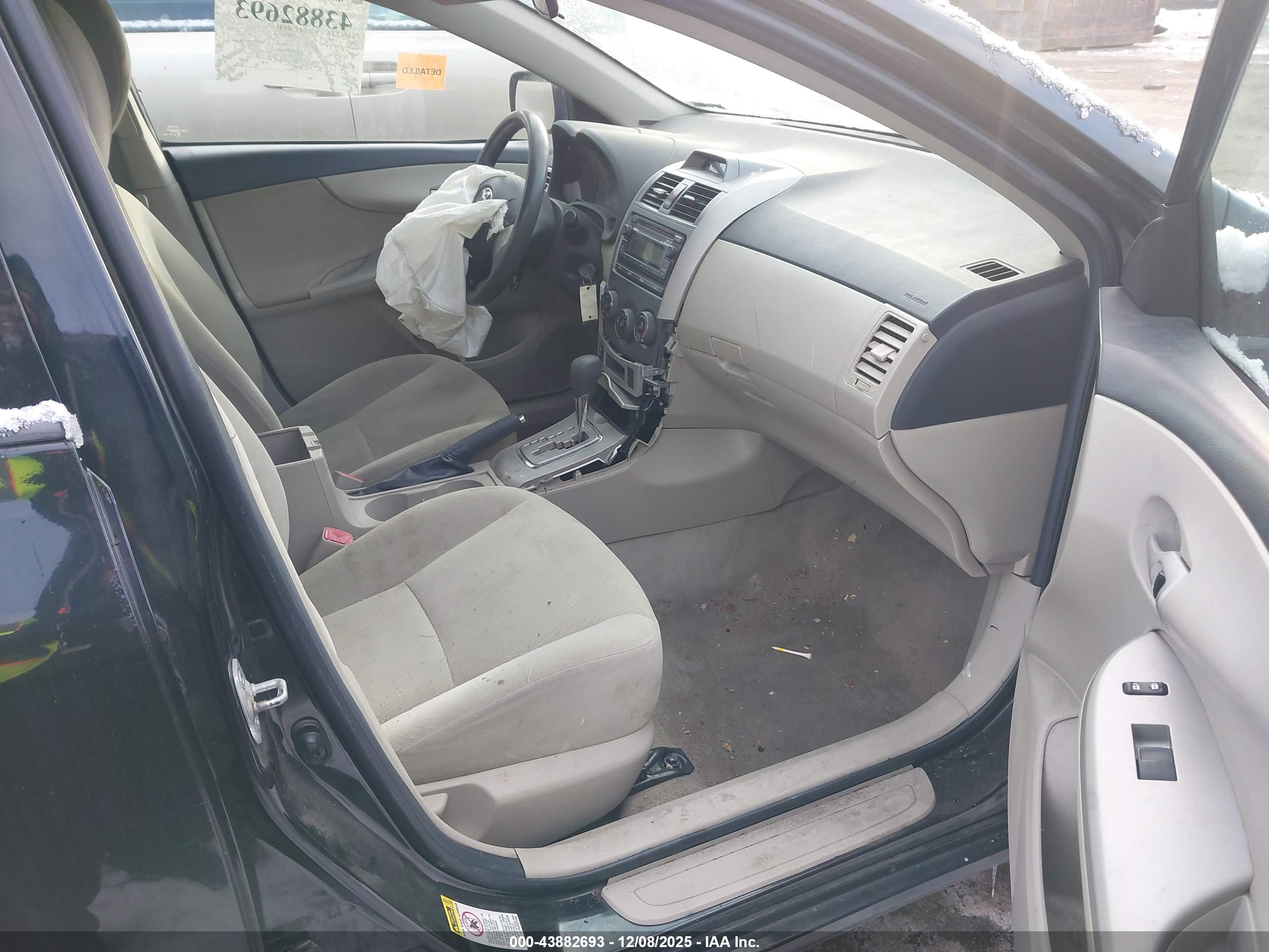 TOYOTA COROLLA image 5