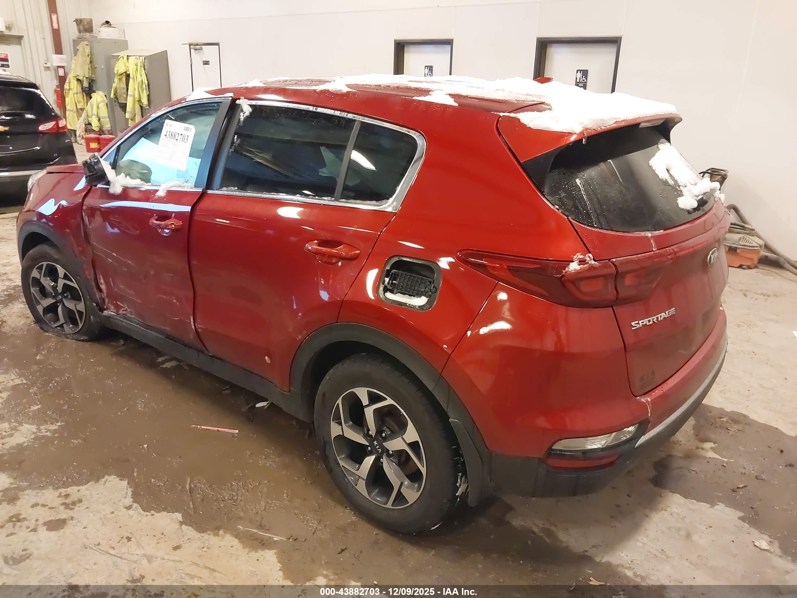 KIA SPORTAGE image 3