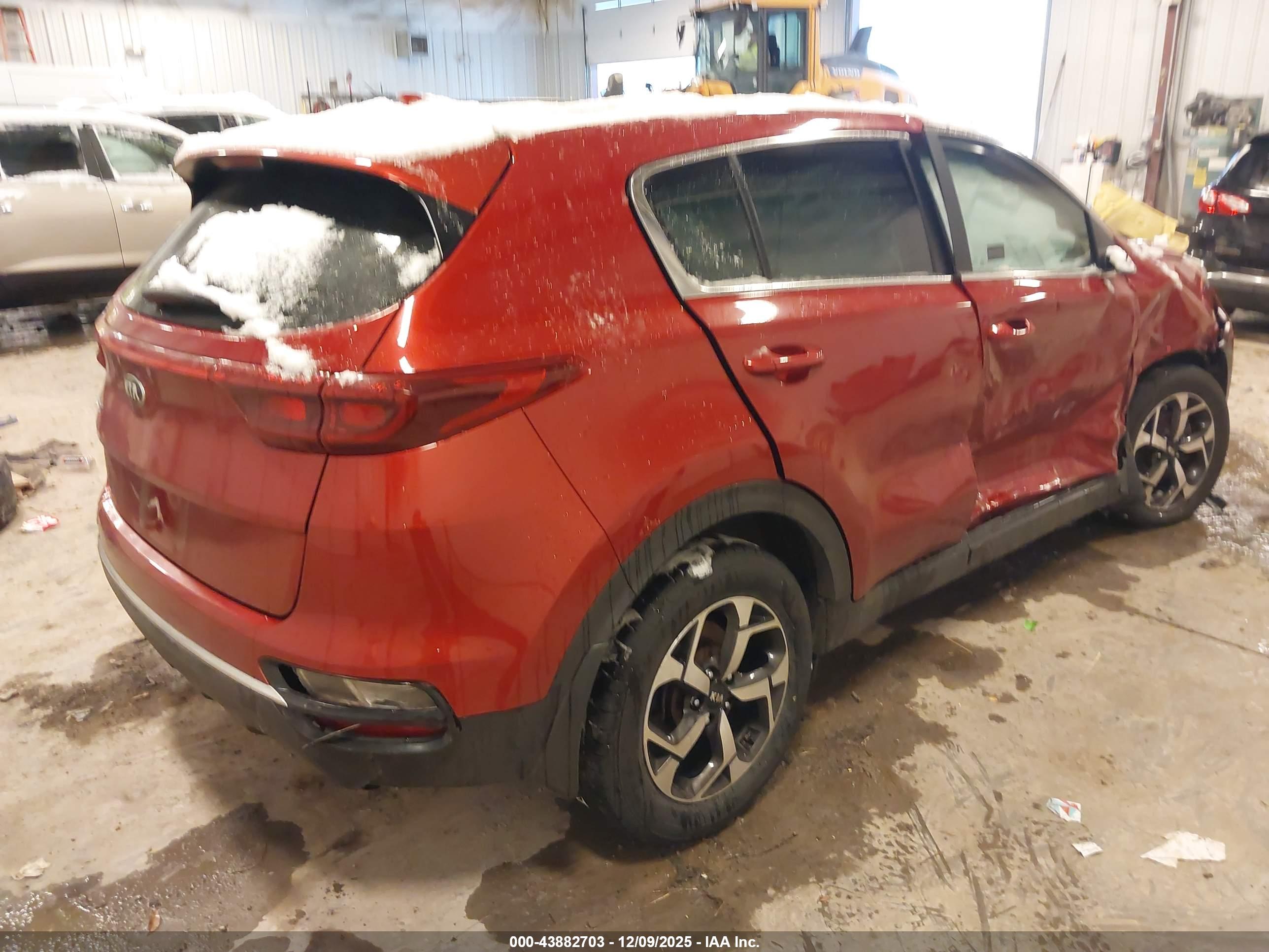 KIA SPORTAGE image 4