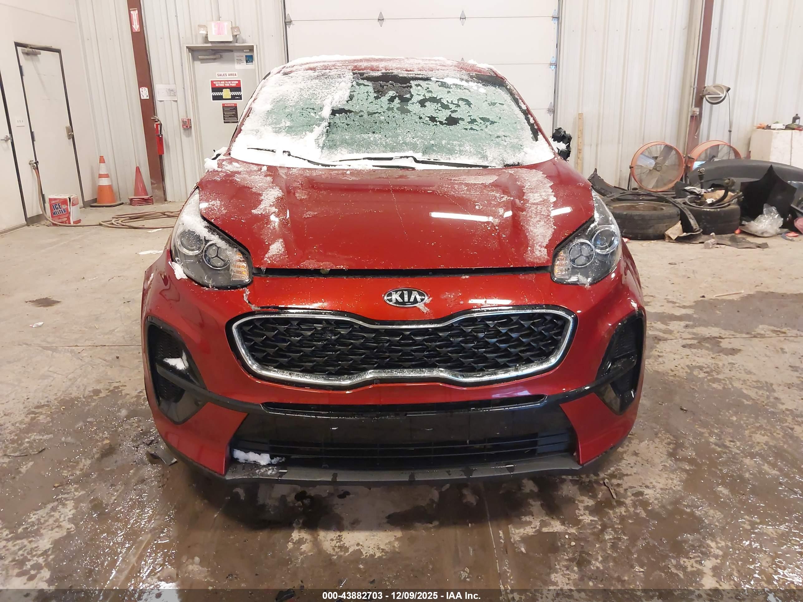 KIA SPORTAGE image 6