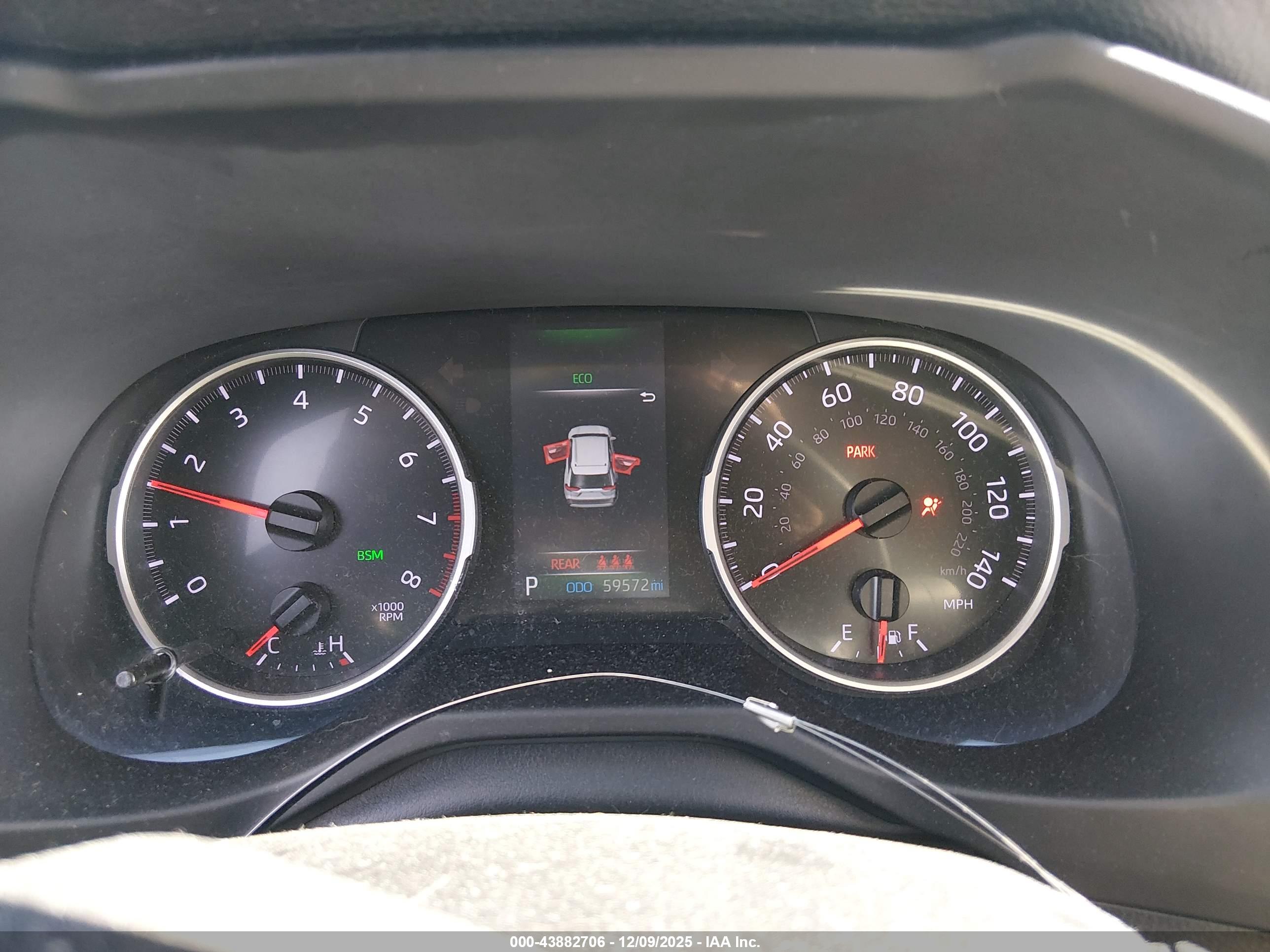 TOYOTA RAV4 image 7