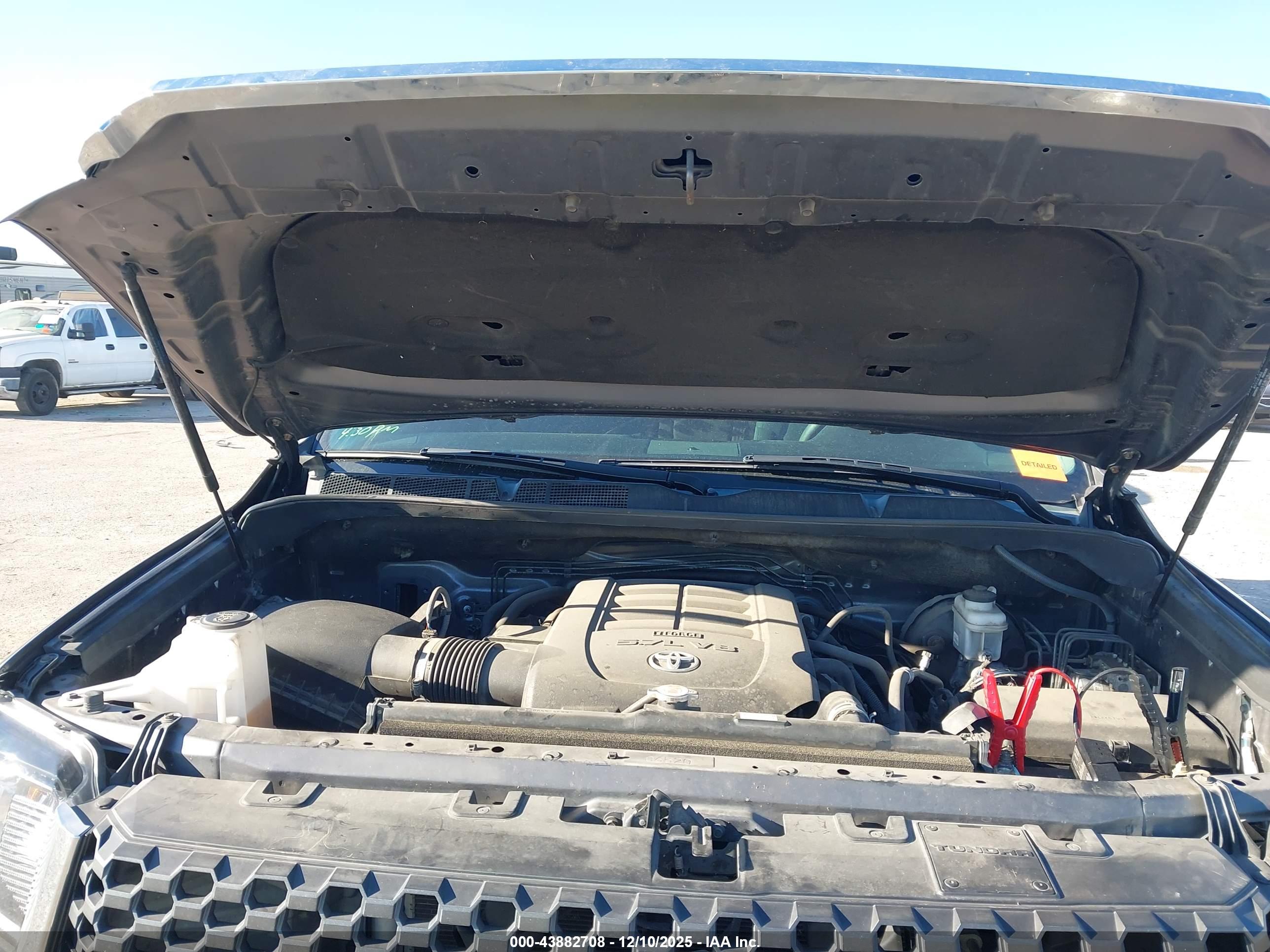 TOYOTA TUNDRA image 10