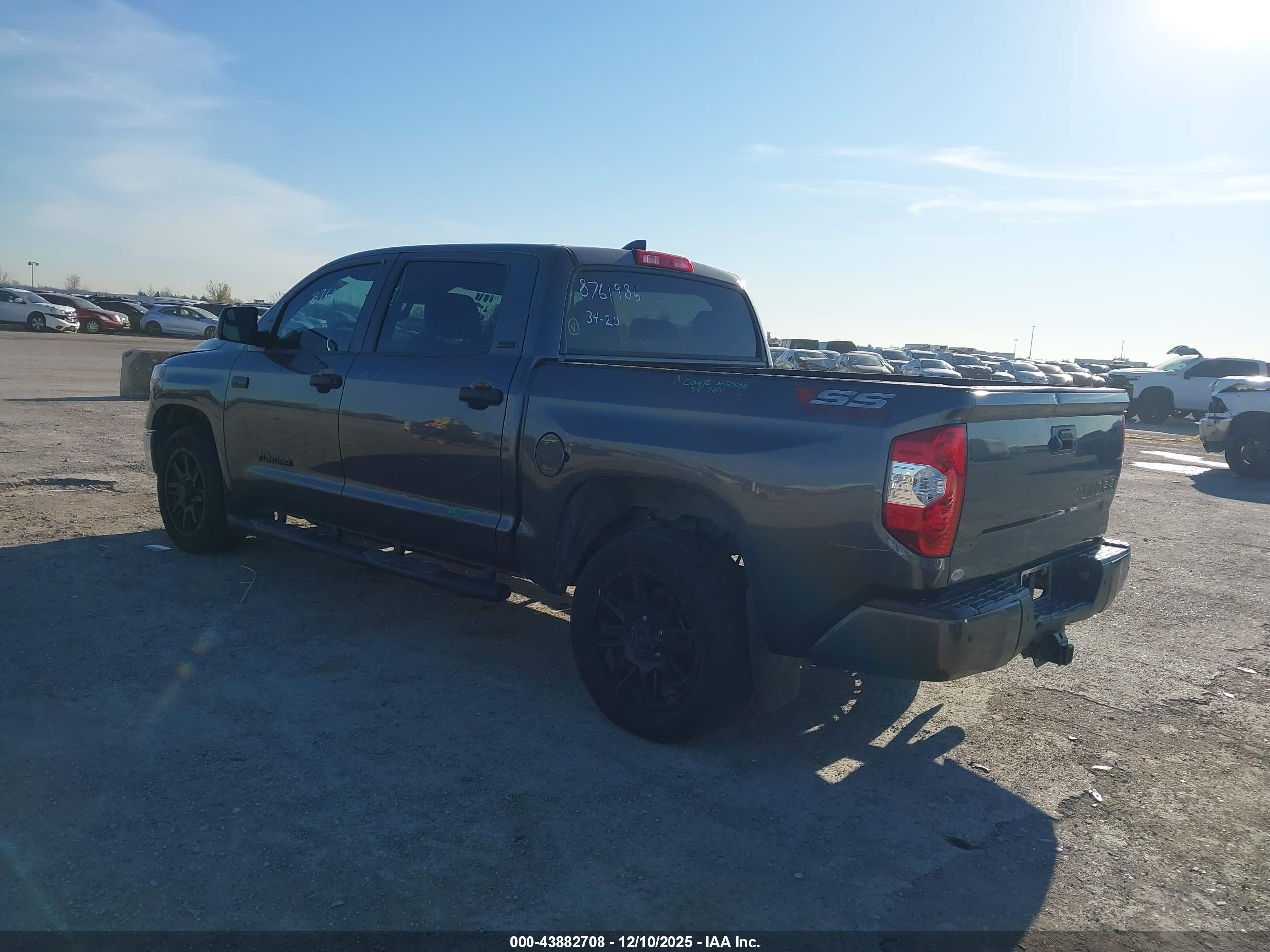 TOYOTA TUNDRA image 3