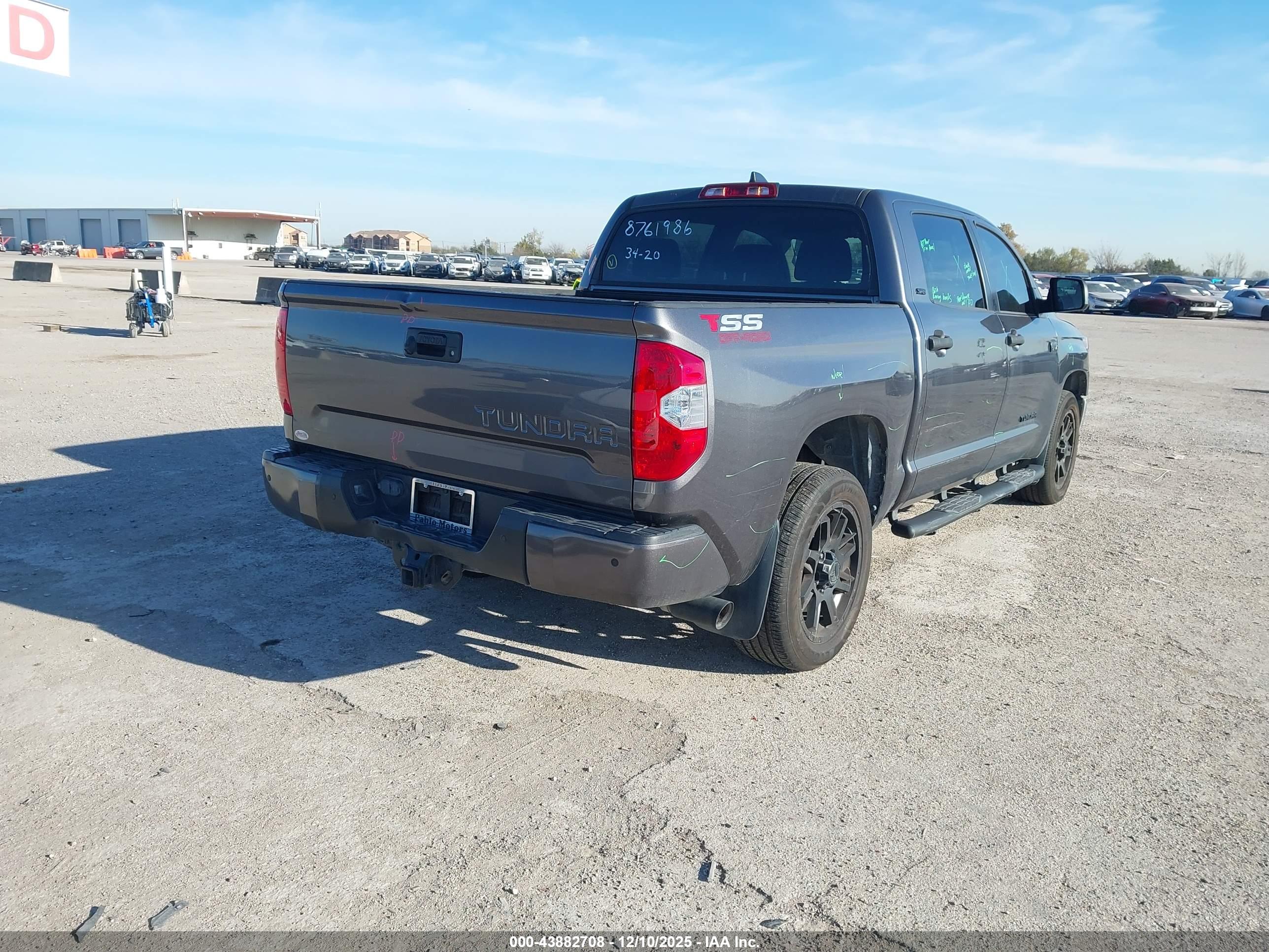 TOYOTA TUNDRA image 4