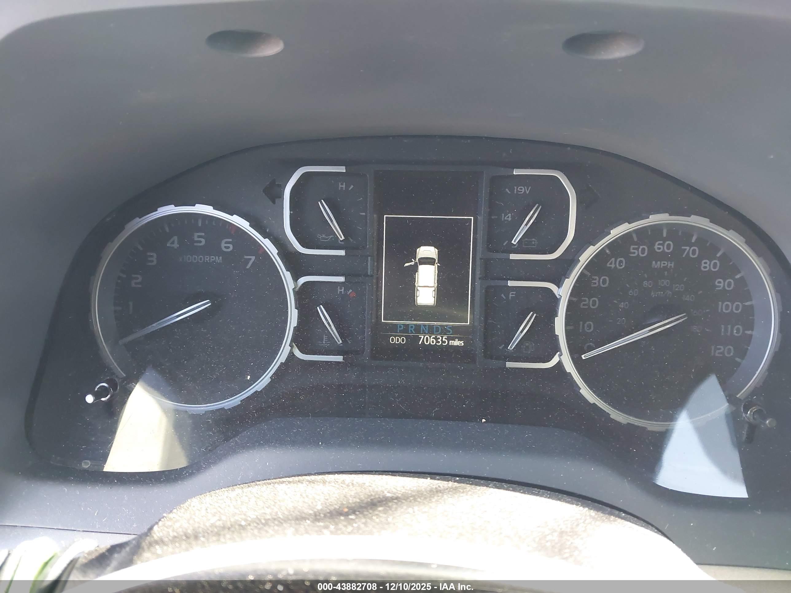 TOYOTA TUNDRA image 7