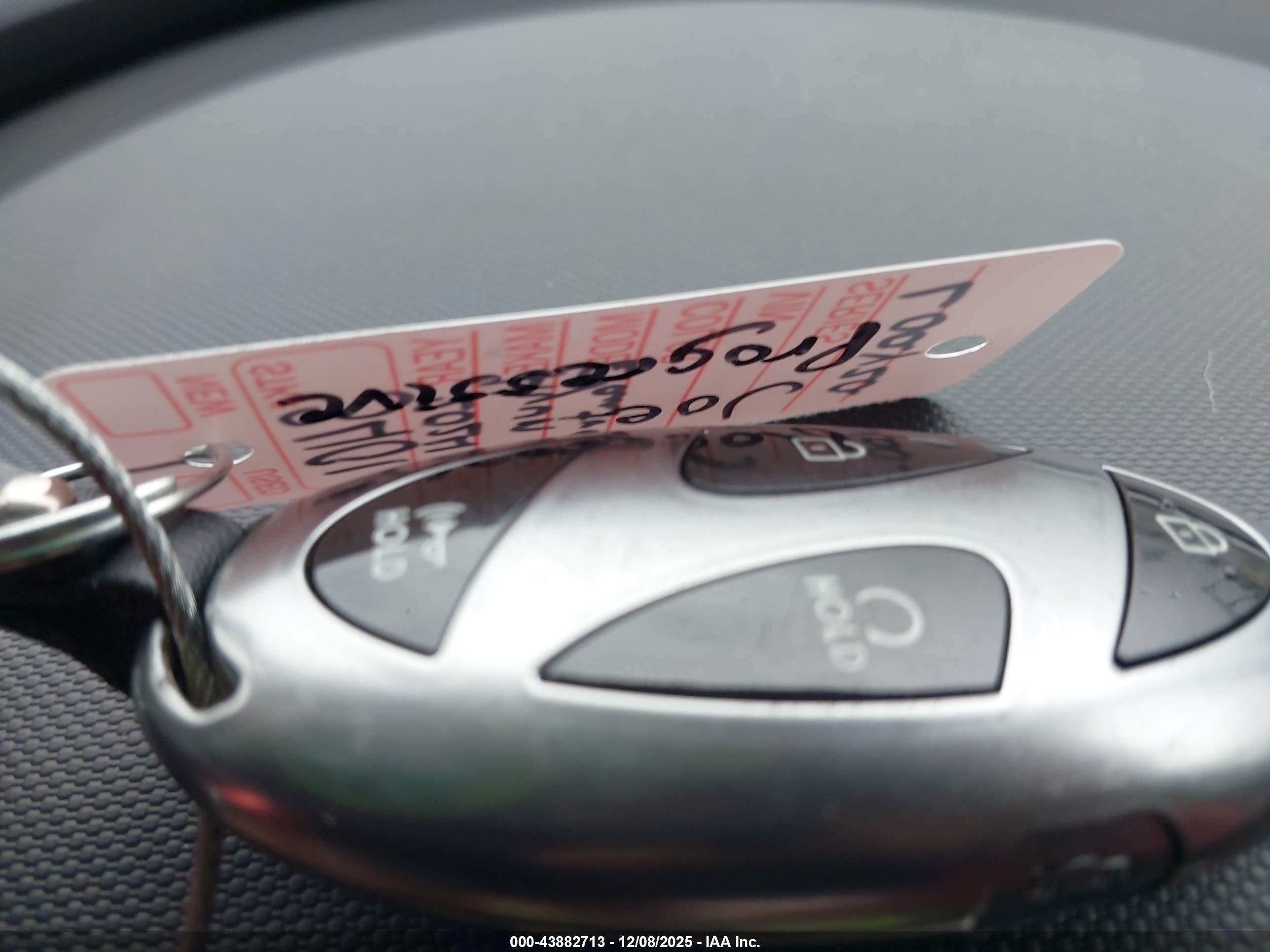 HYUNDAI ELANTRA image 11