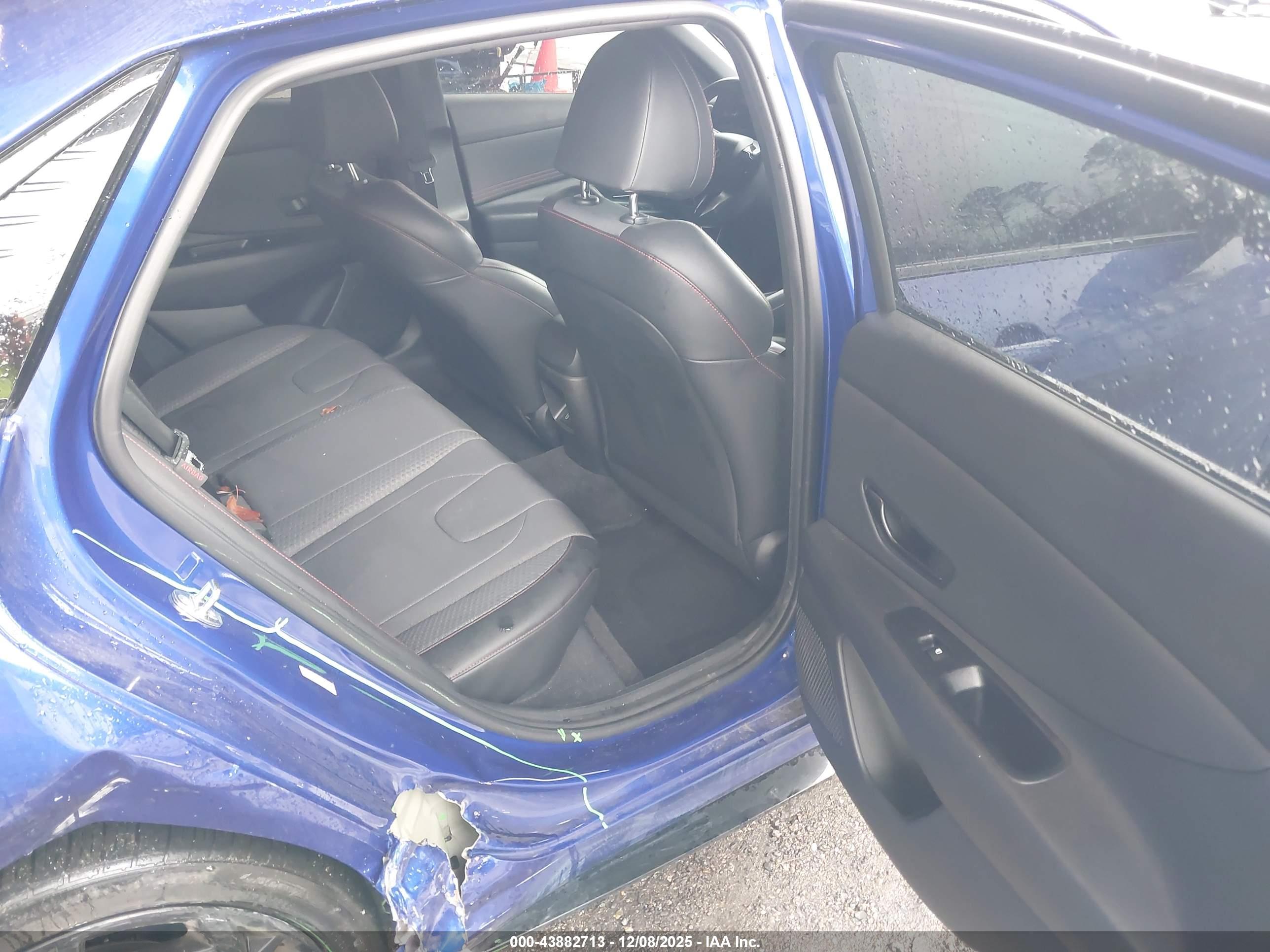 HYUNDAI ELANTRA image 8