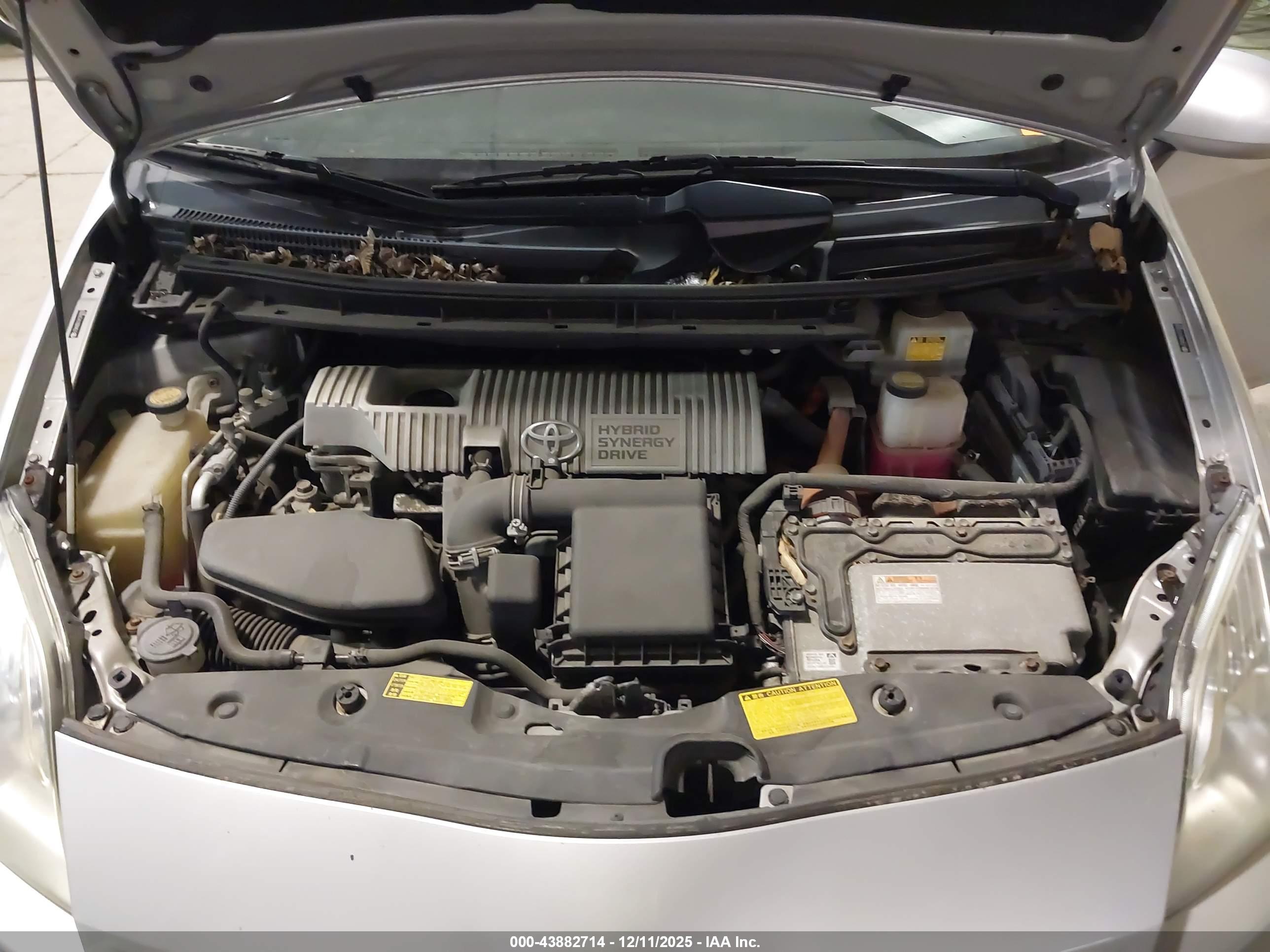 TOYOTA PRIUS image 10