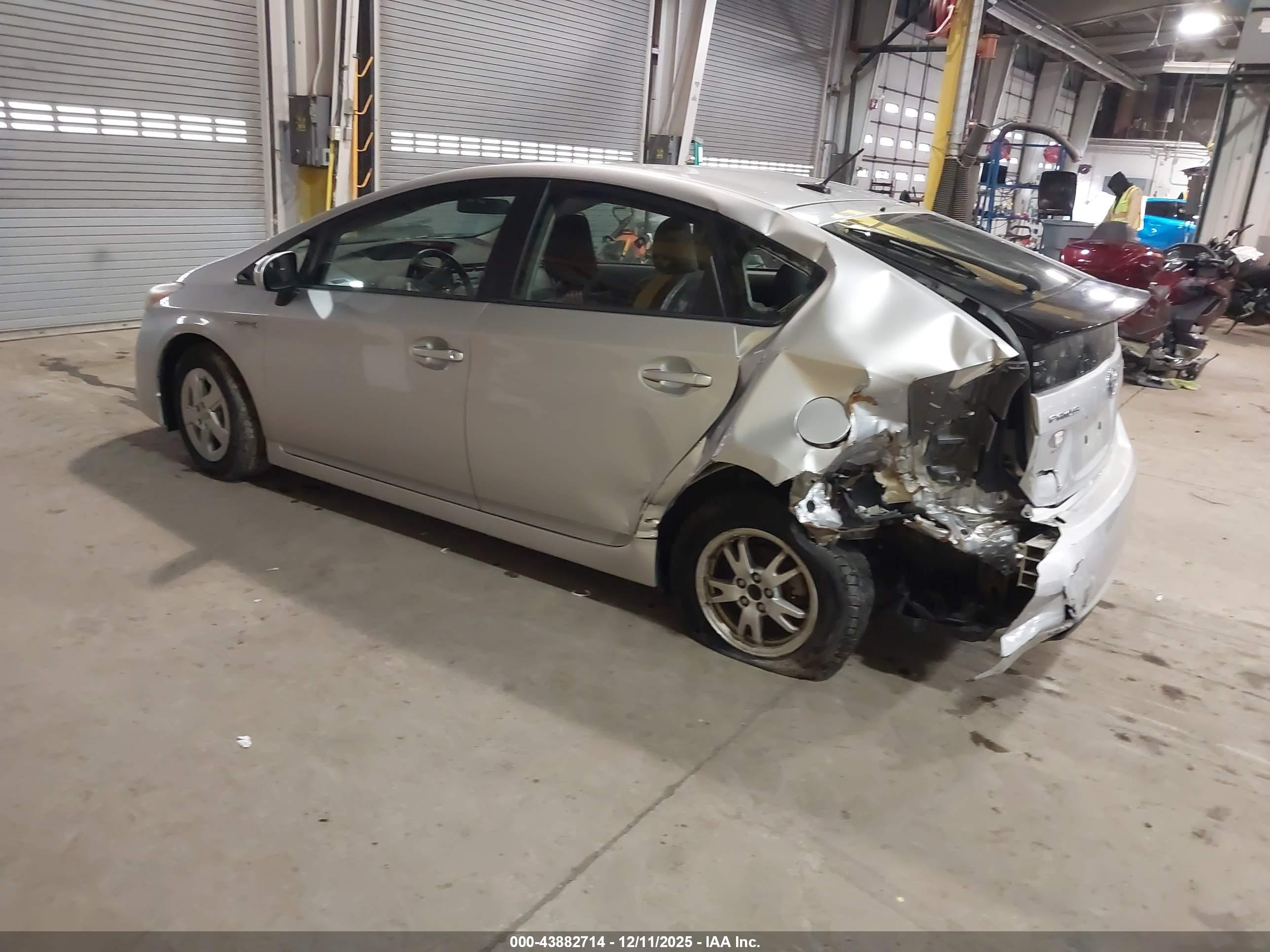 TOYOTA PRIUS image 3