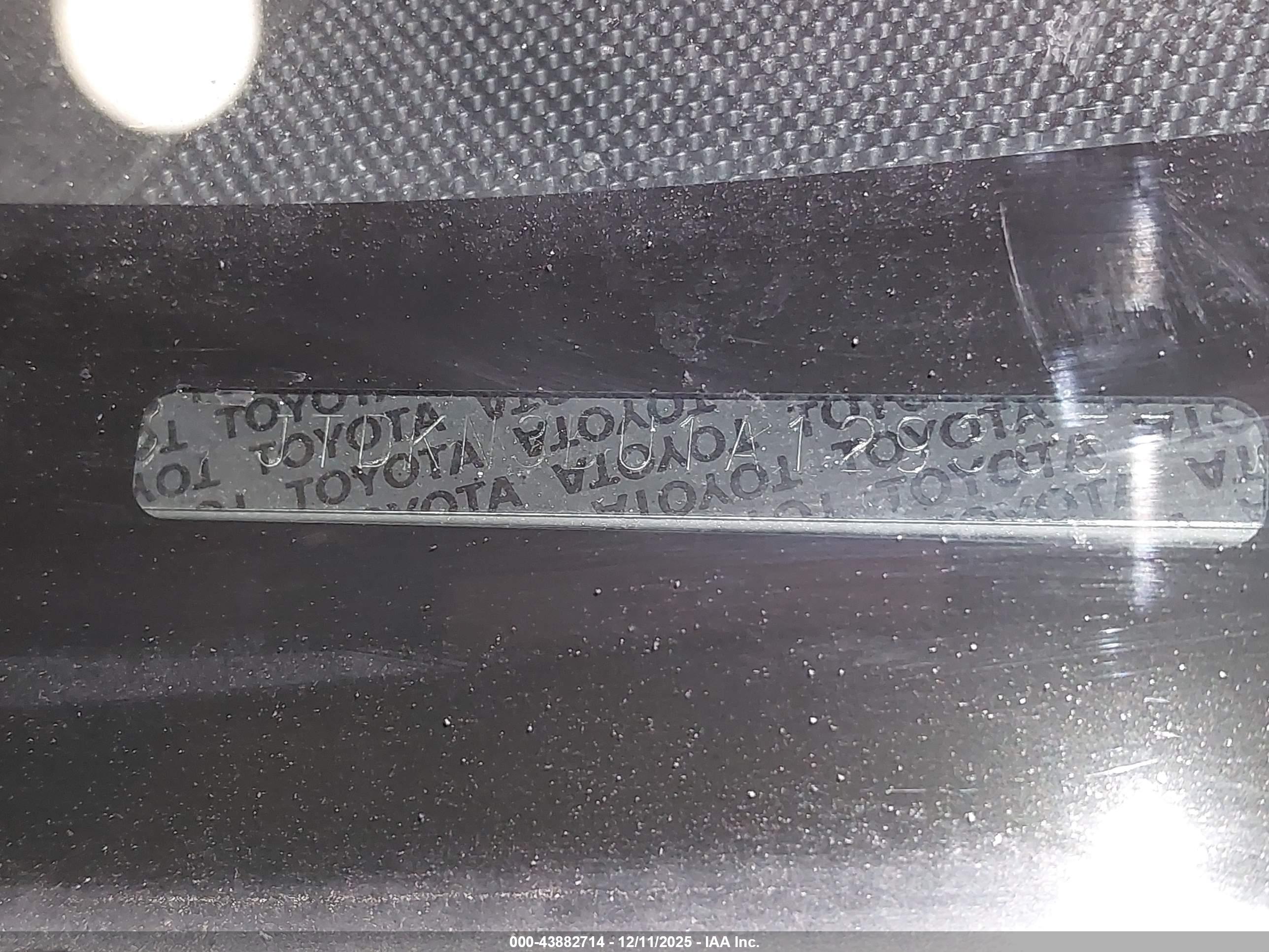 TOYOTA PRIUS image 9