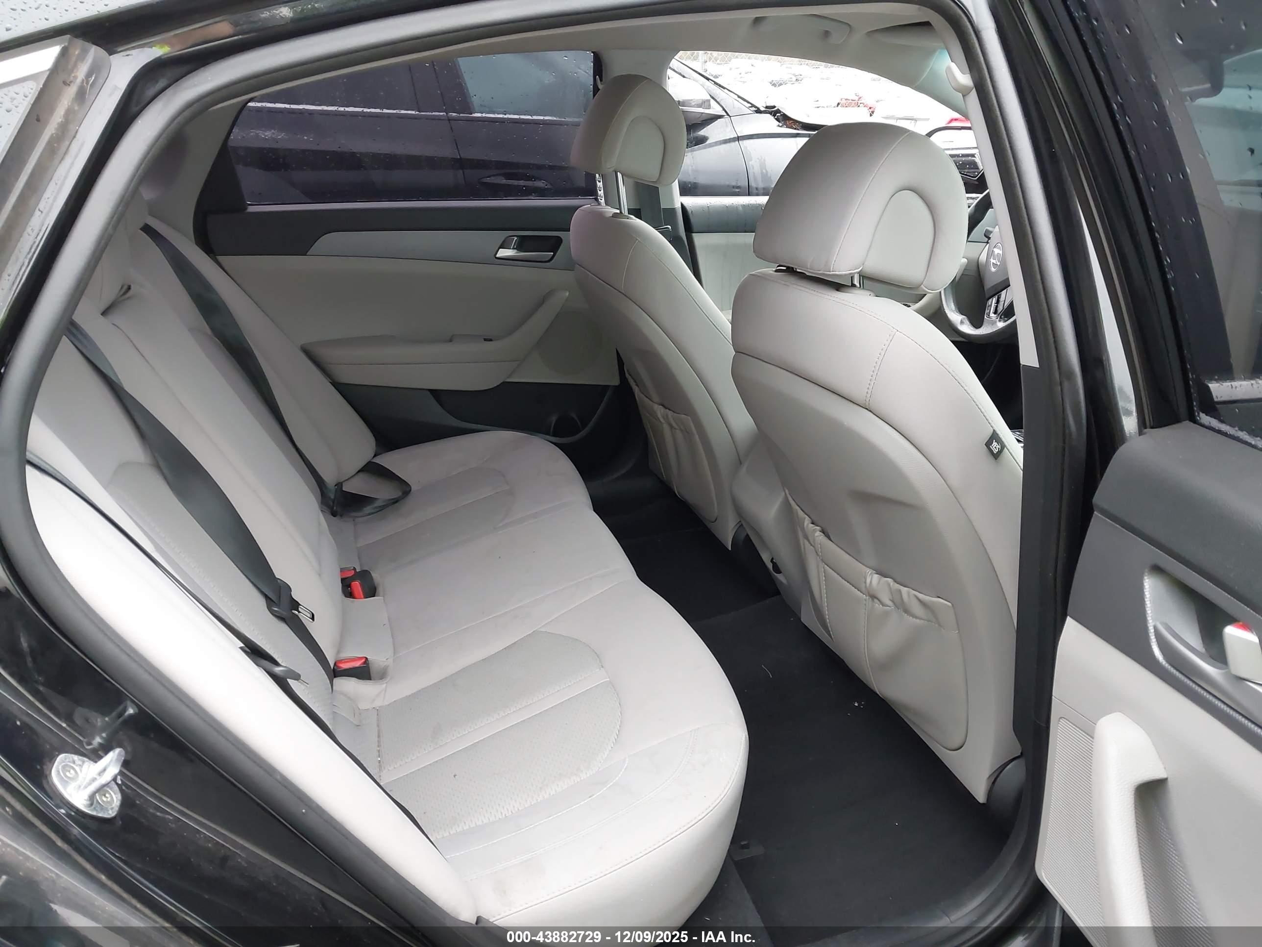 HYUNDAI SONATA image 8